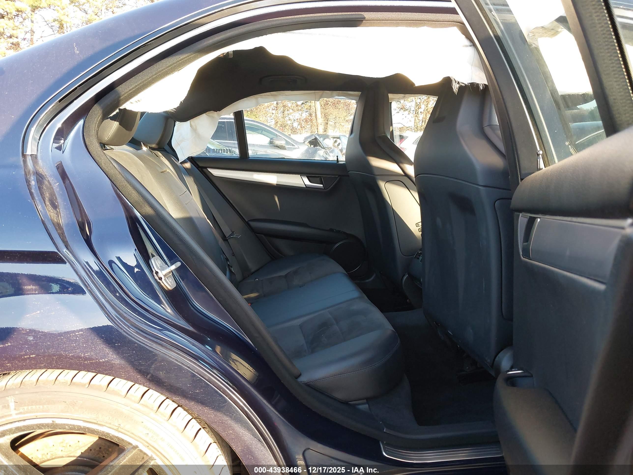 MERCEDES-BENZ C image 8