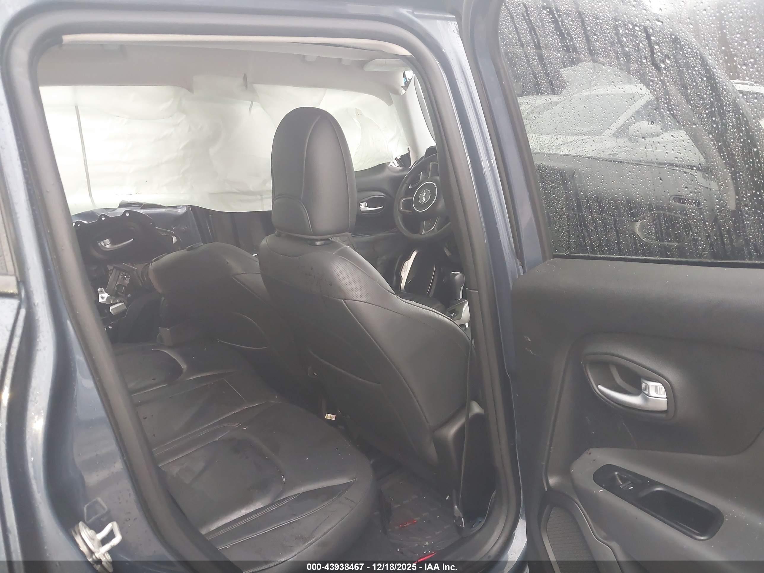 JEEP RENEGADE image 8
