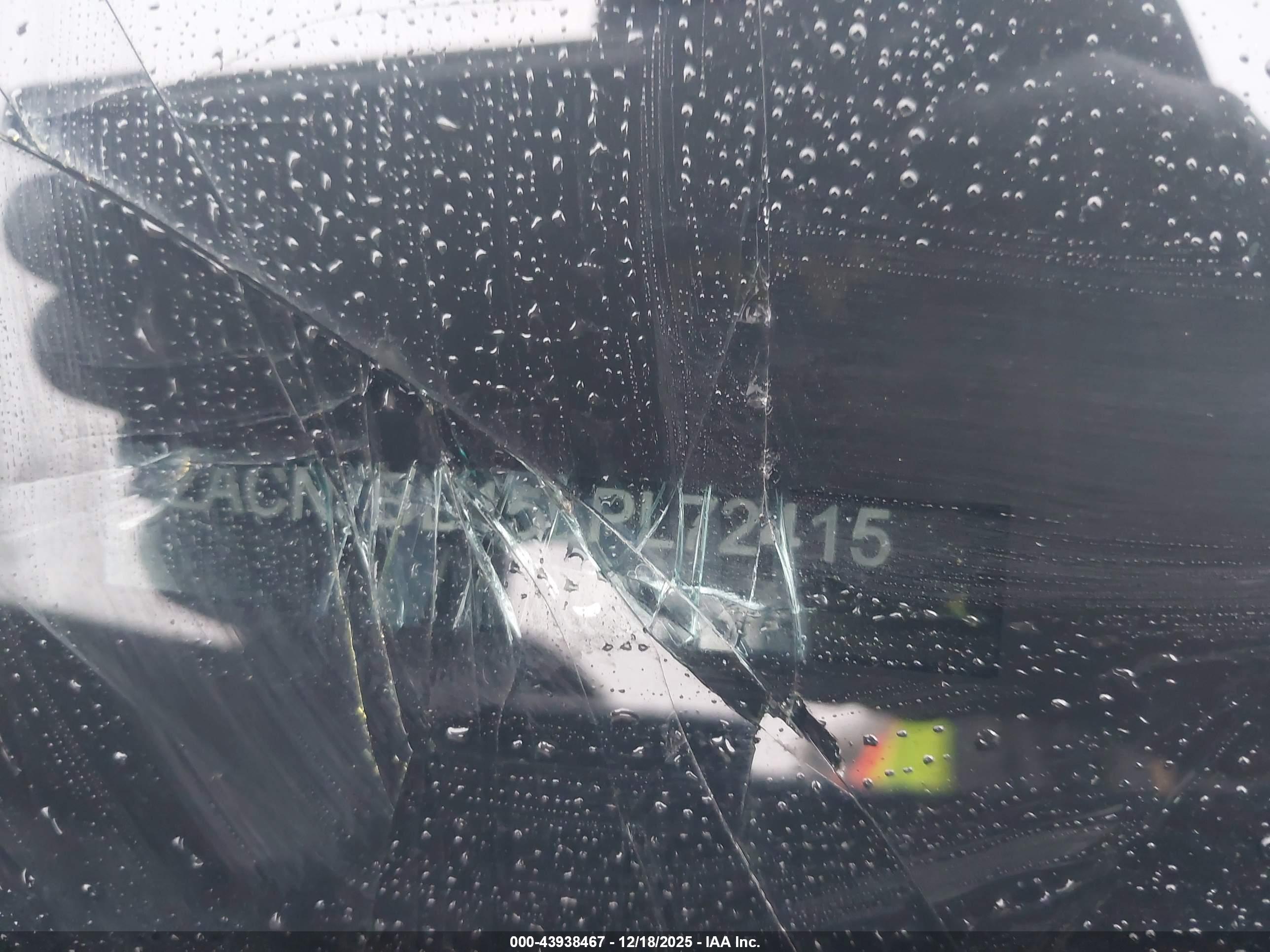 JEEP RENEGADE image 9