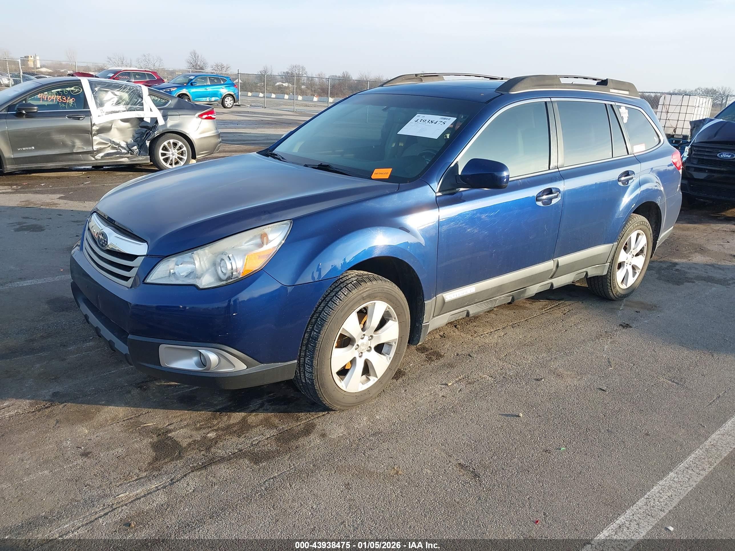 SUBARU OUTBACK image 2
