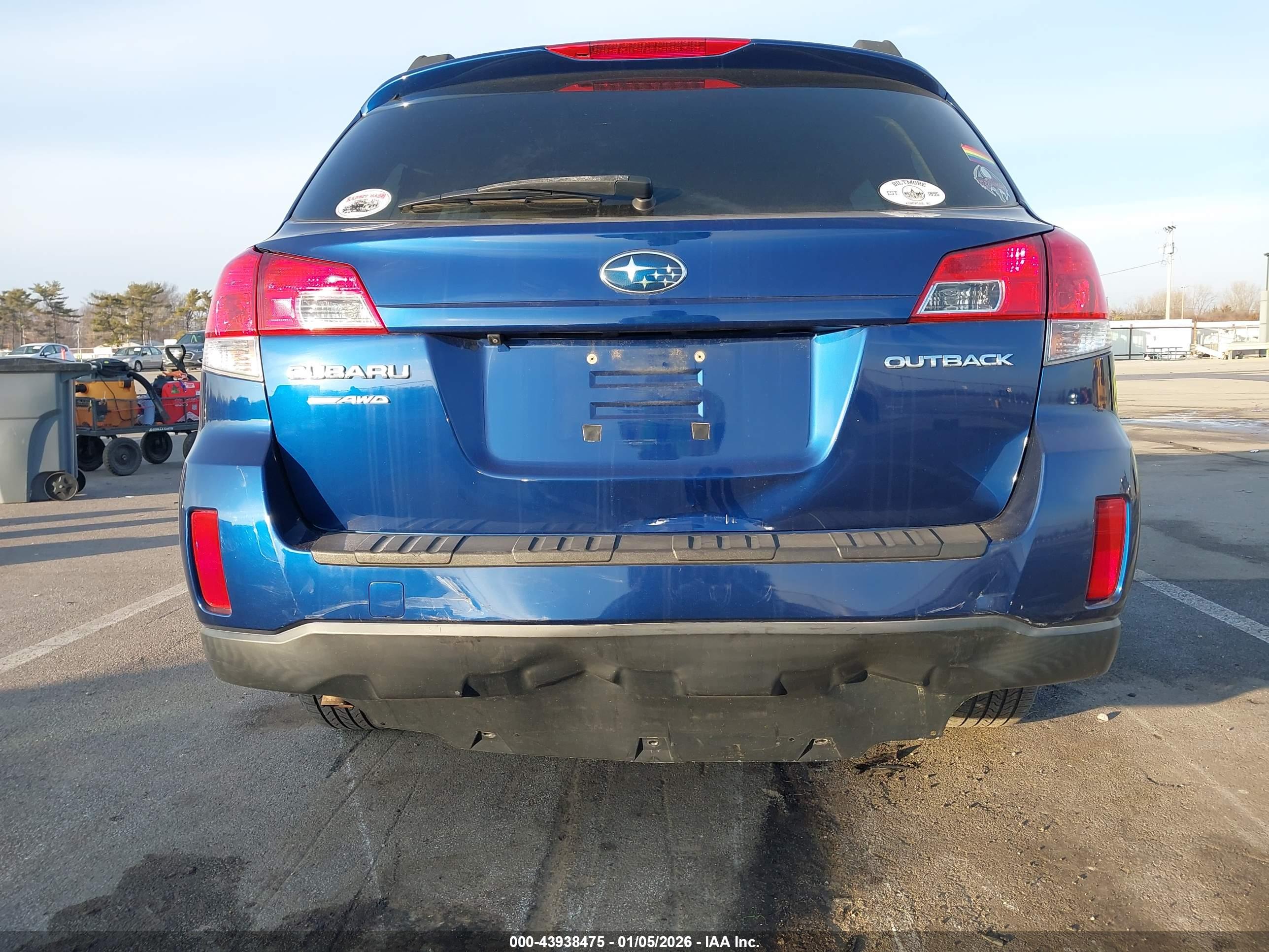SUBARU OUTBACK image 6