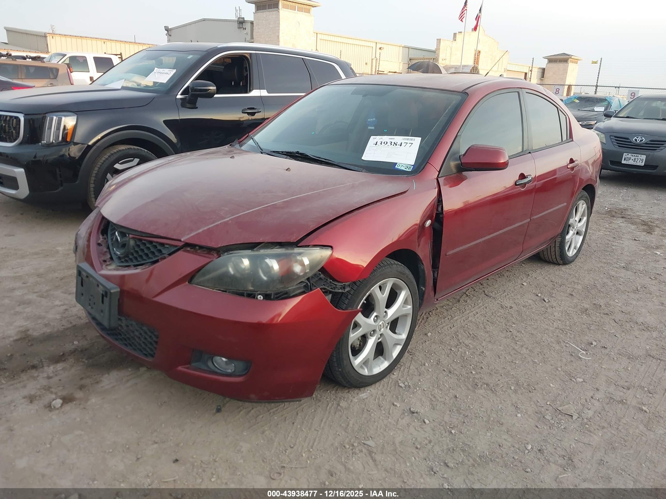 MAZDA MAZDA3 image 2