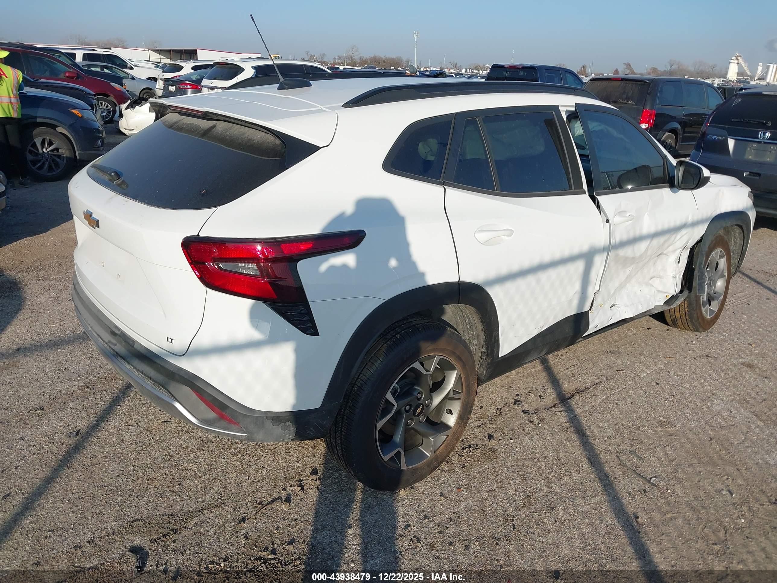 CHEVROLET TRAX image 4