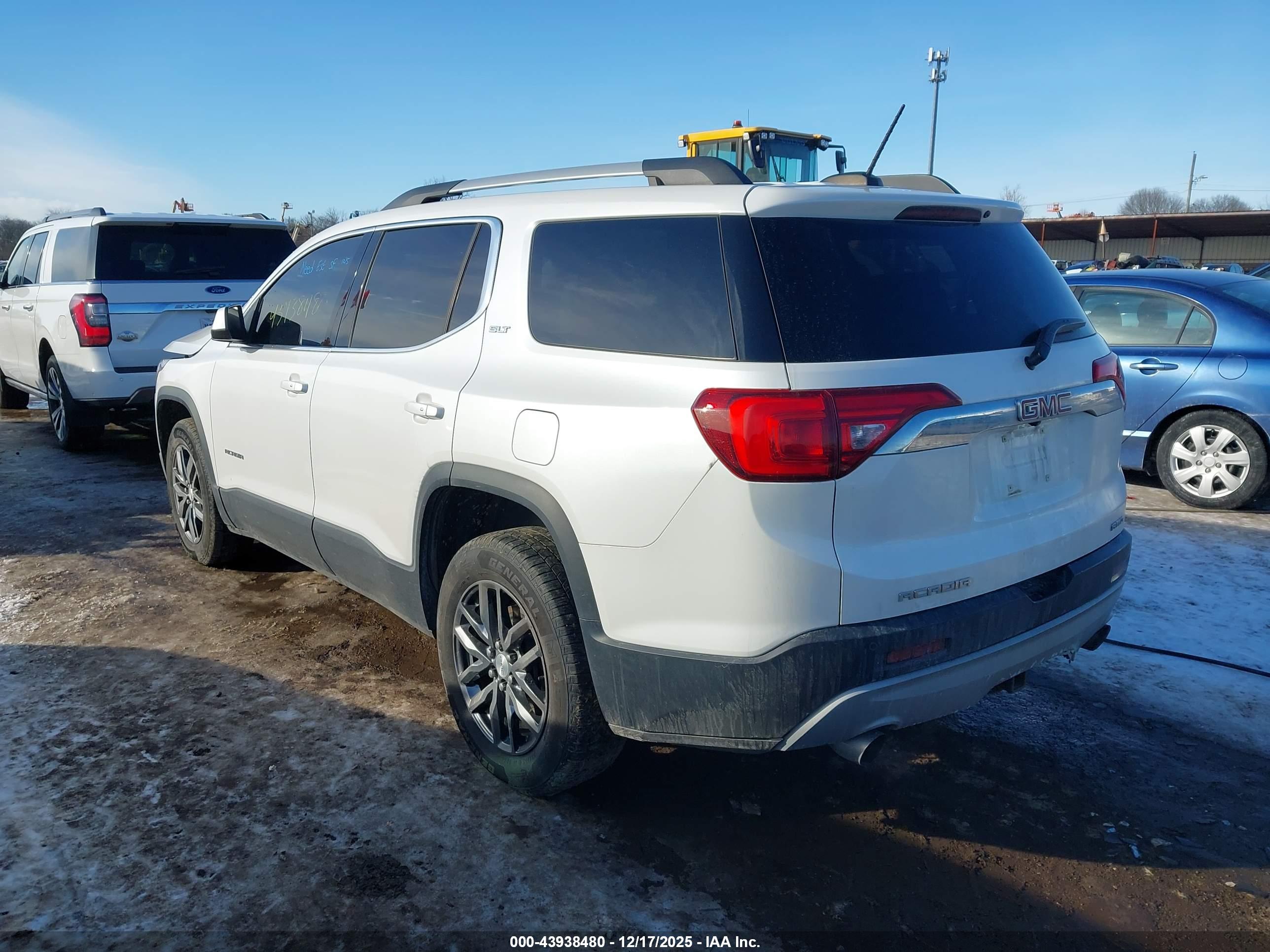 GMC ACADIA image 3