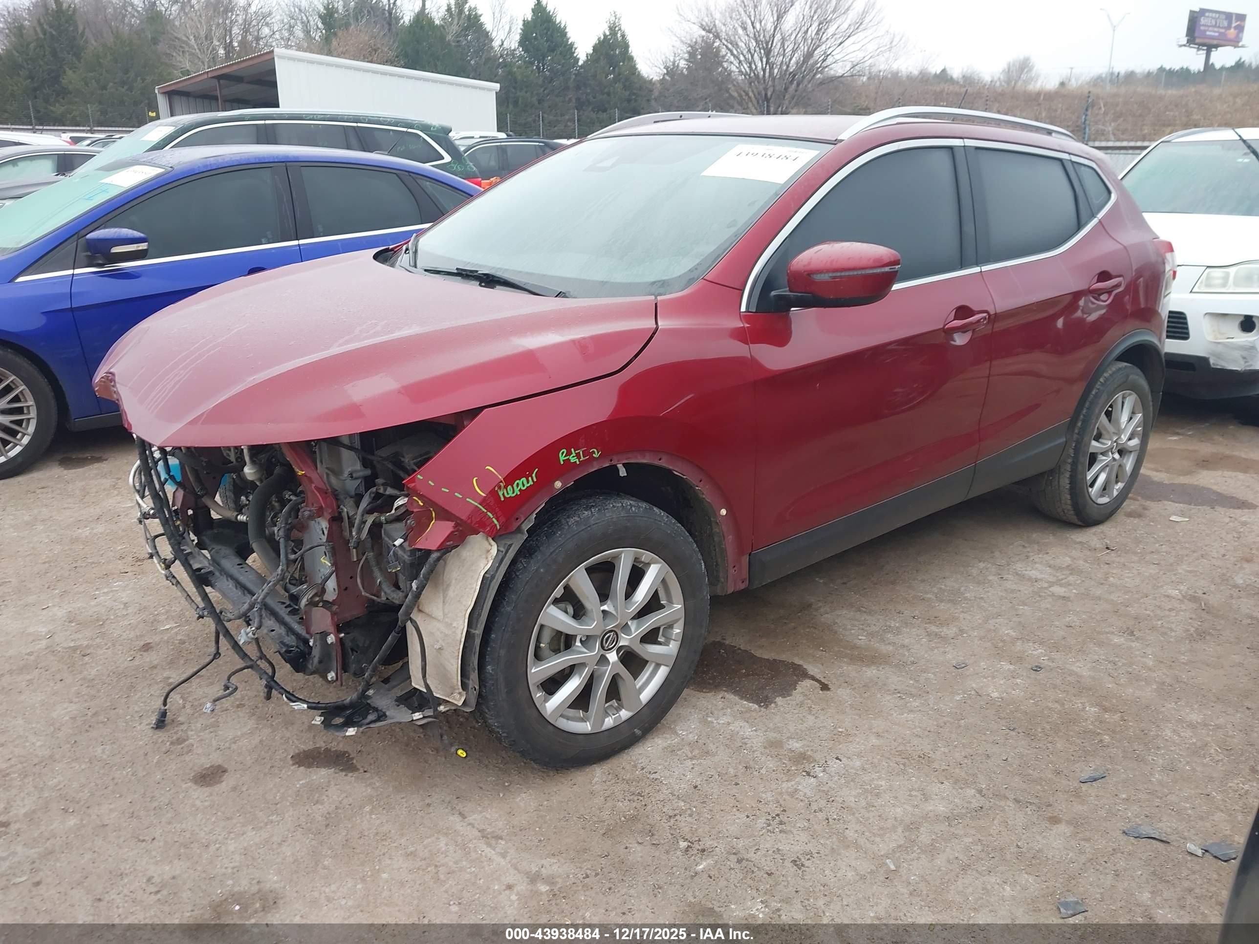 NISSAN ROGUE image 2