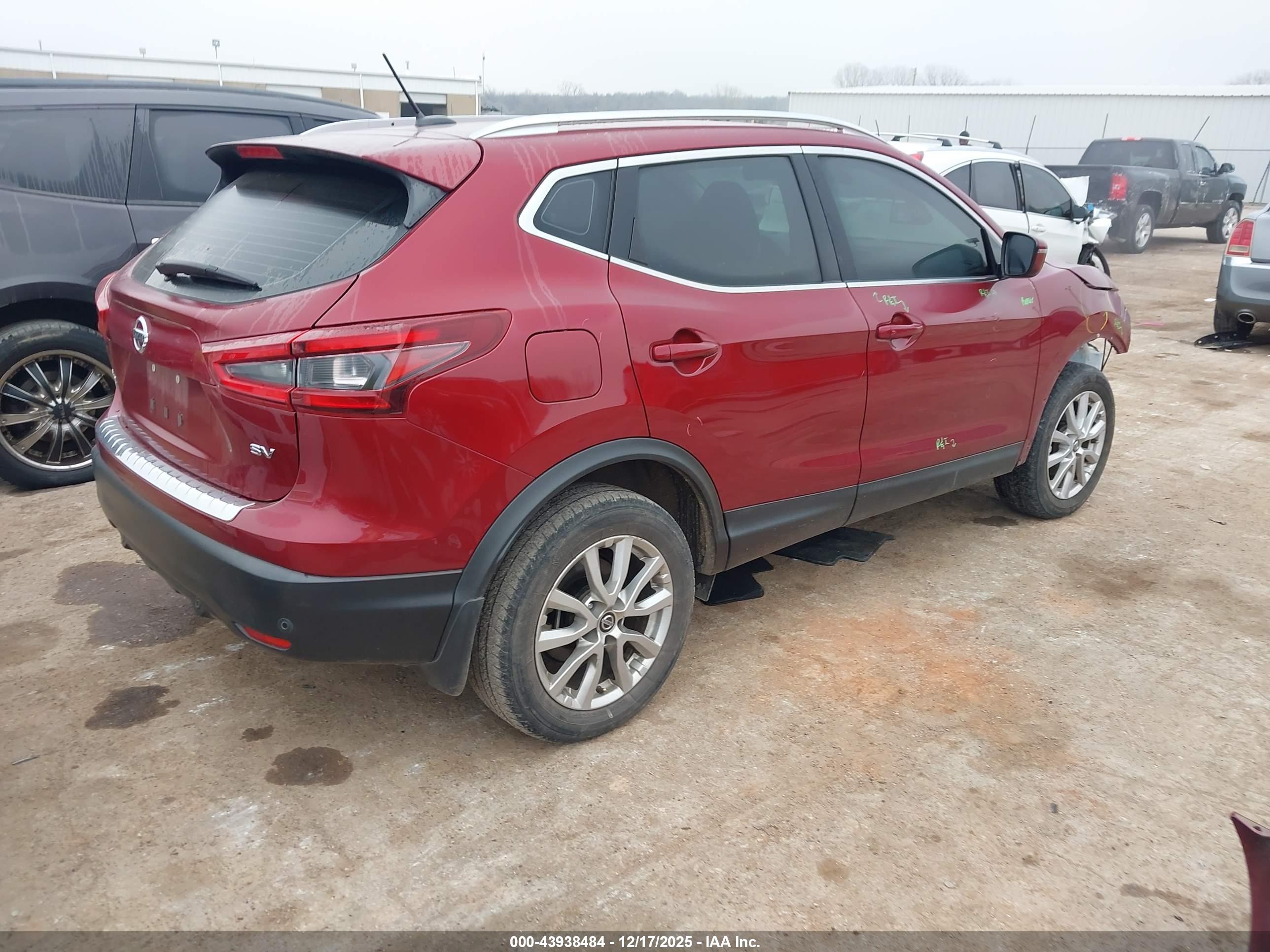NISSAN ROGUE image 4