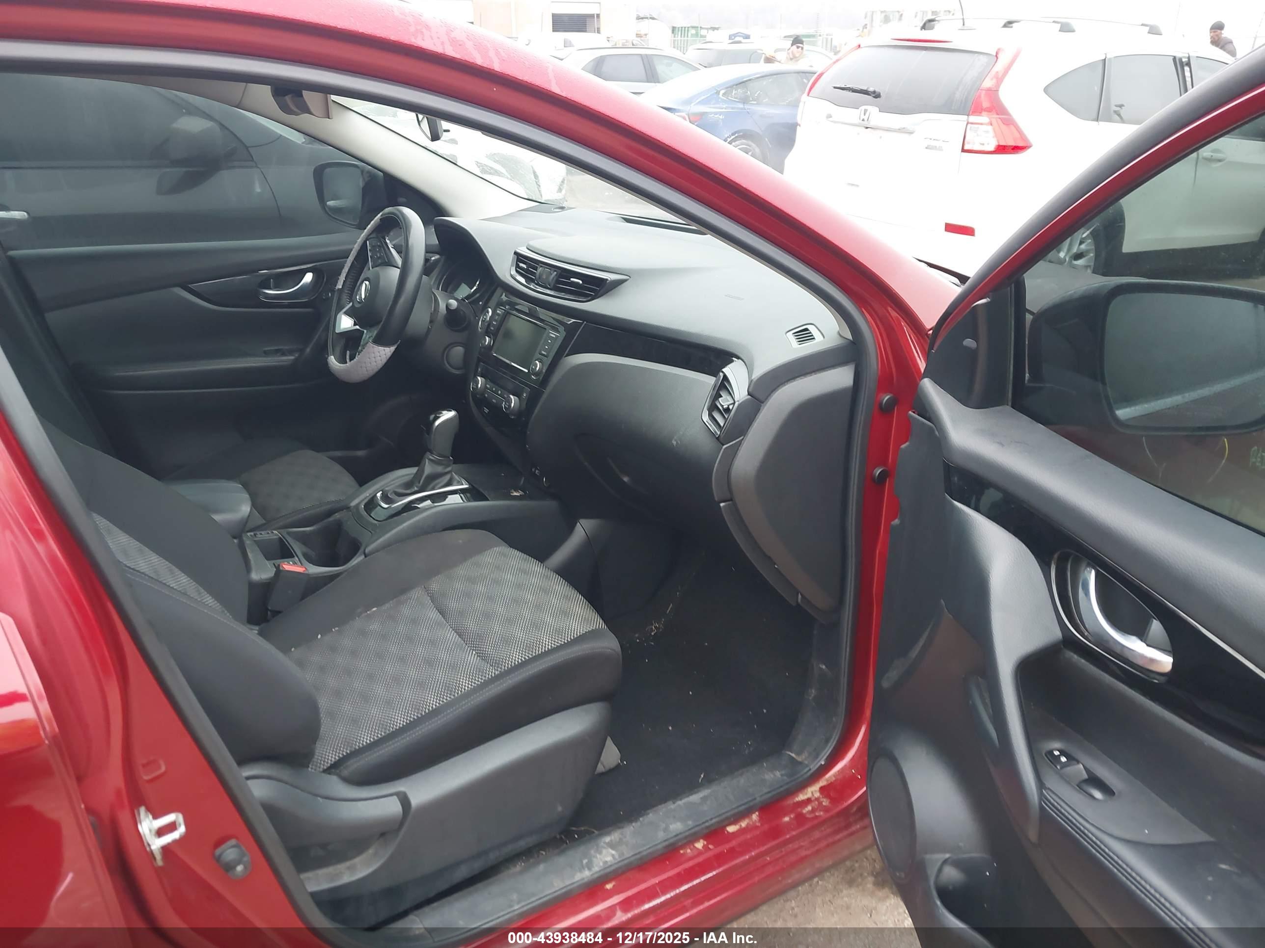 NISSAN ROGUE image 5