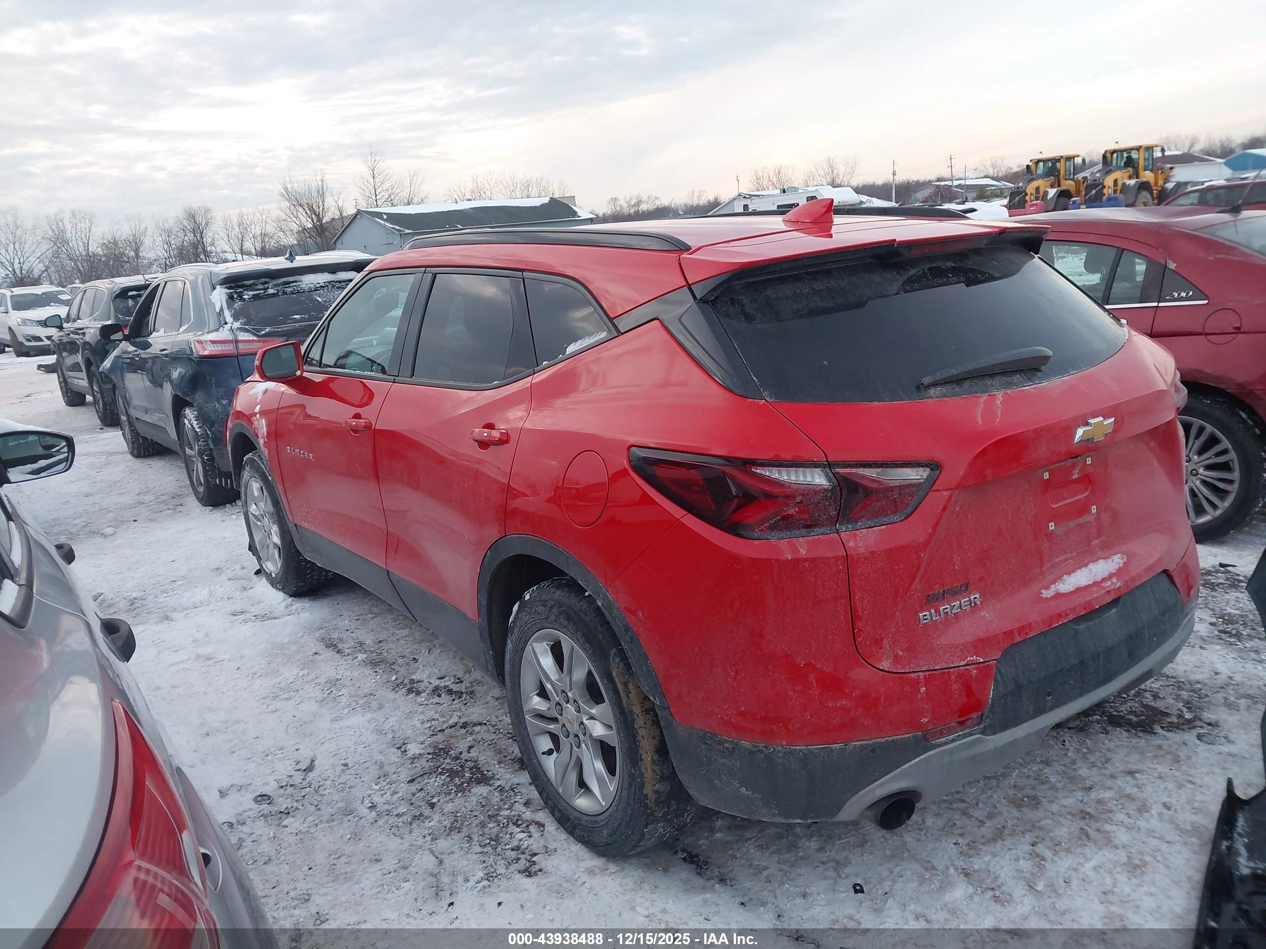CHEVROLET BLAZER image 3