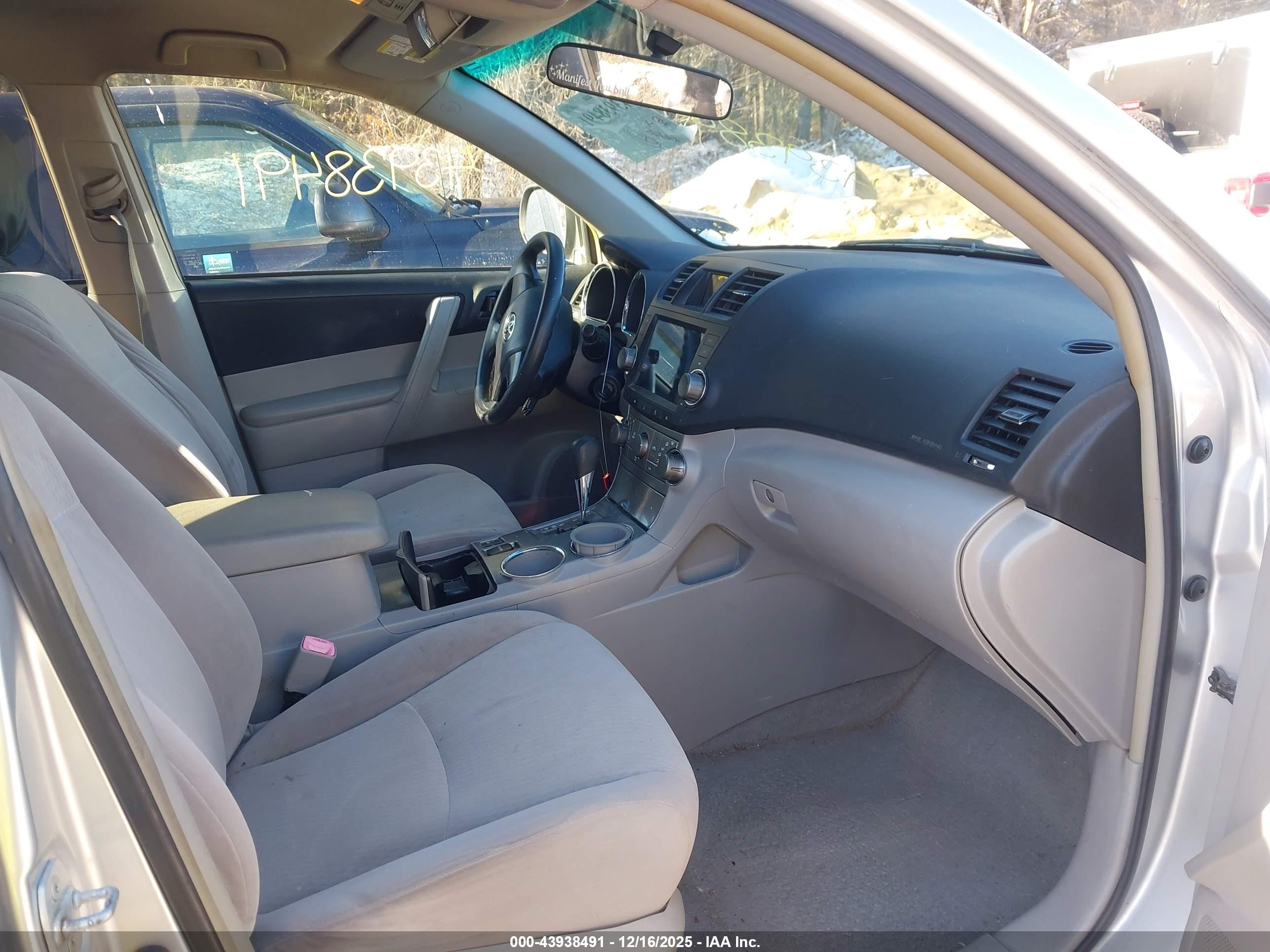 TOYOTA HIGHLANDER image 5