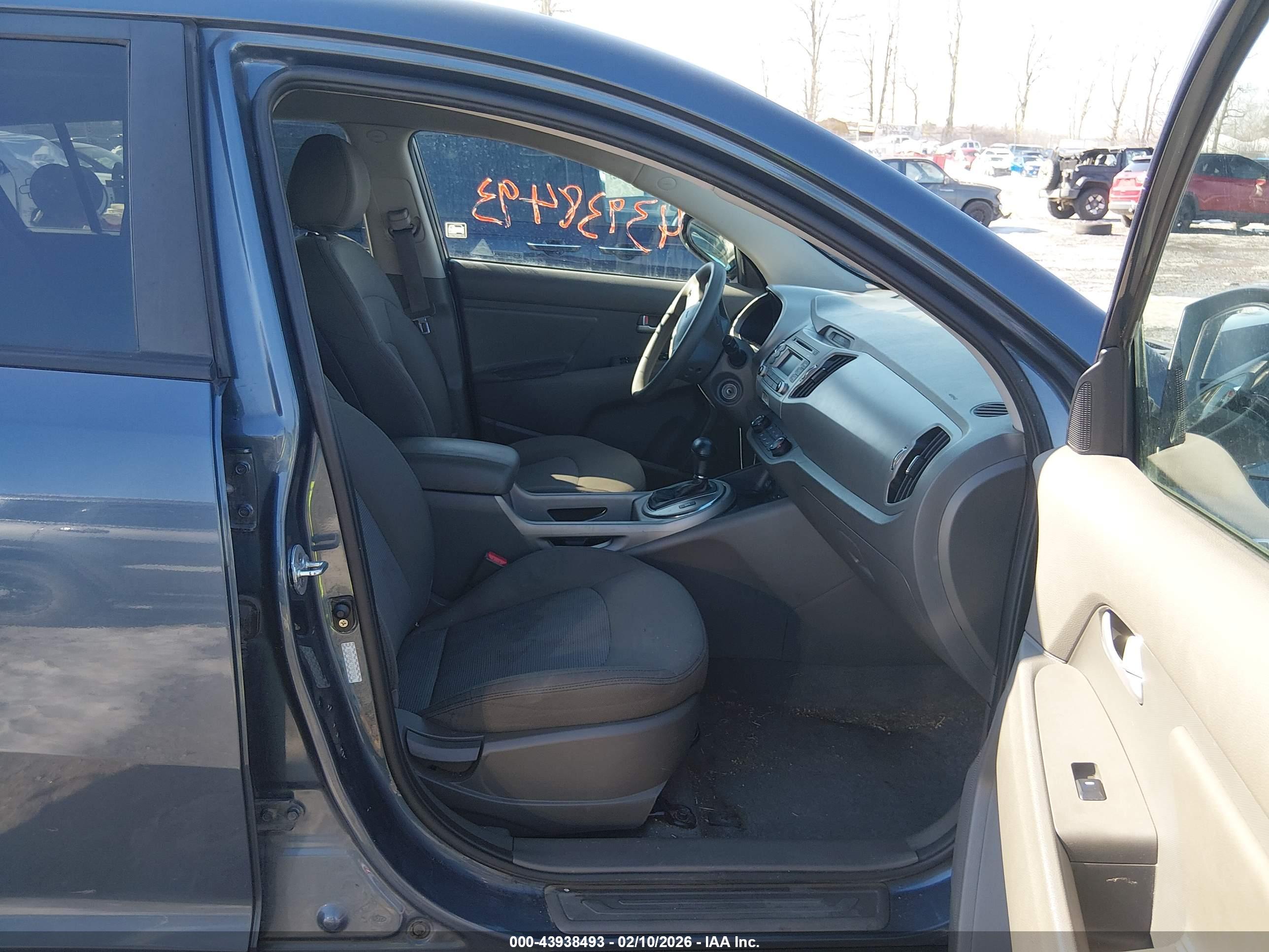 KIA SPORTAGE image 5