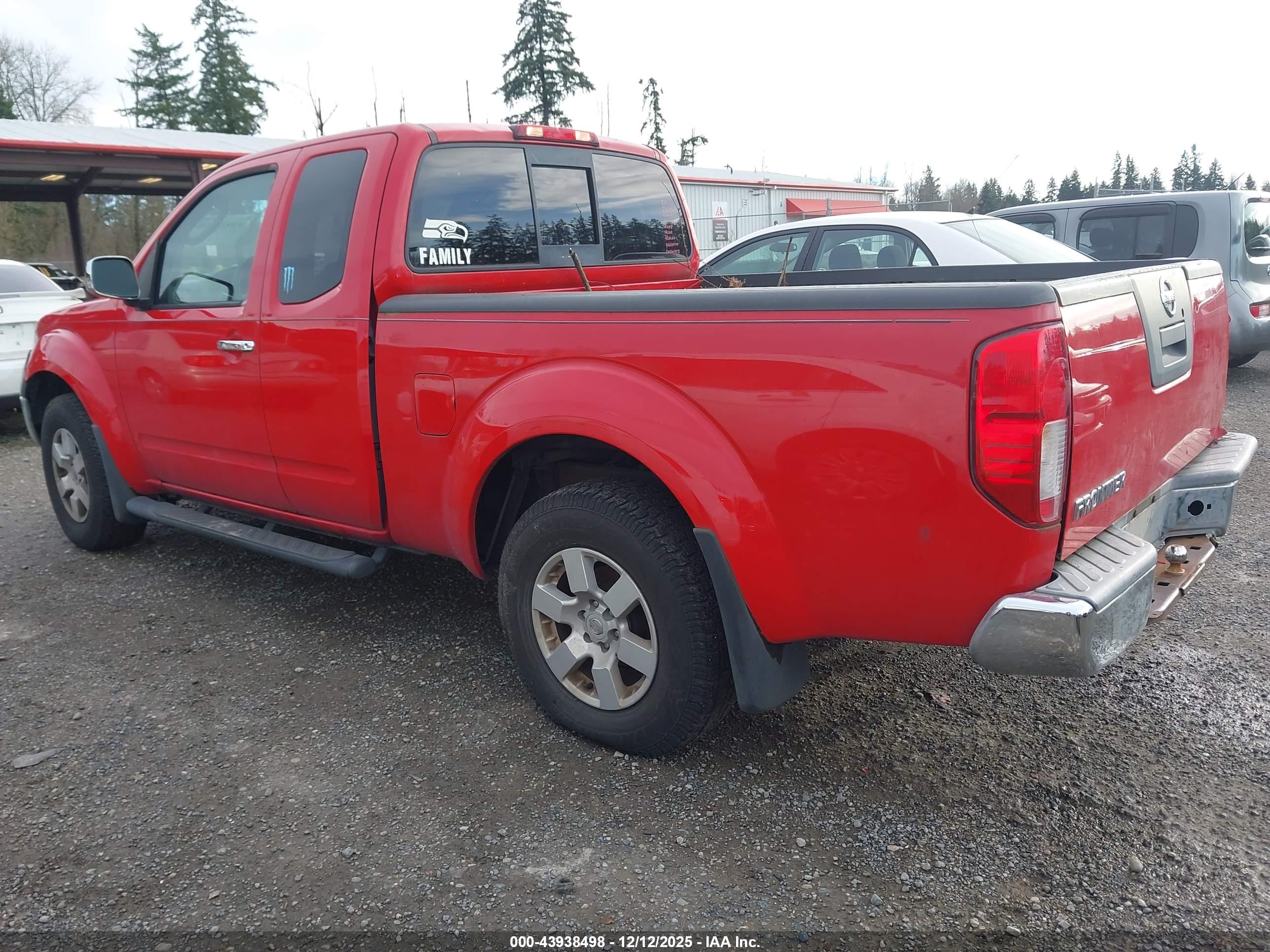 NISSAN FRONTIER image 3