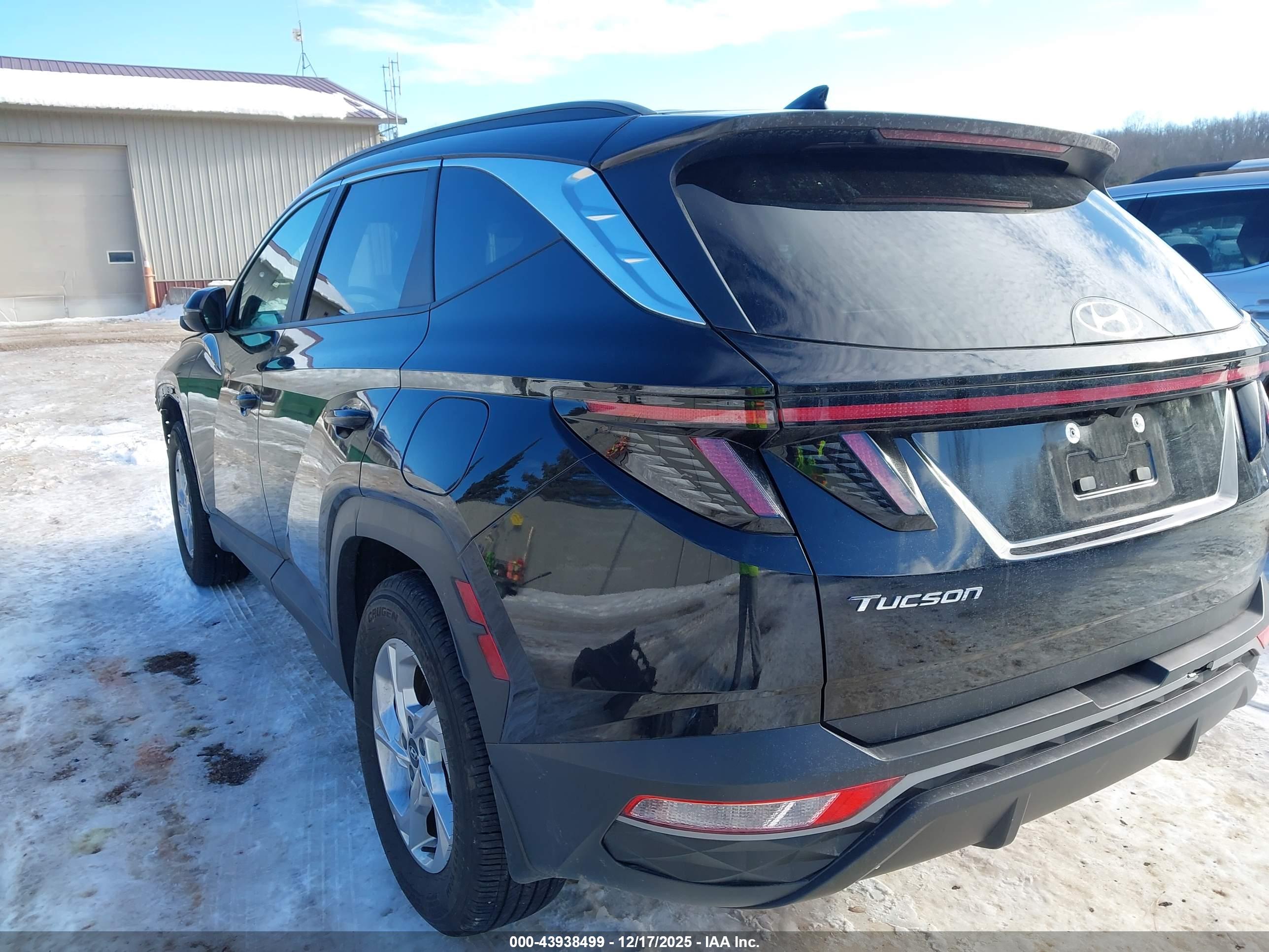 HYUNDAI TUCSON image 3
