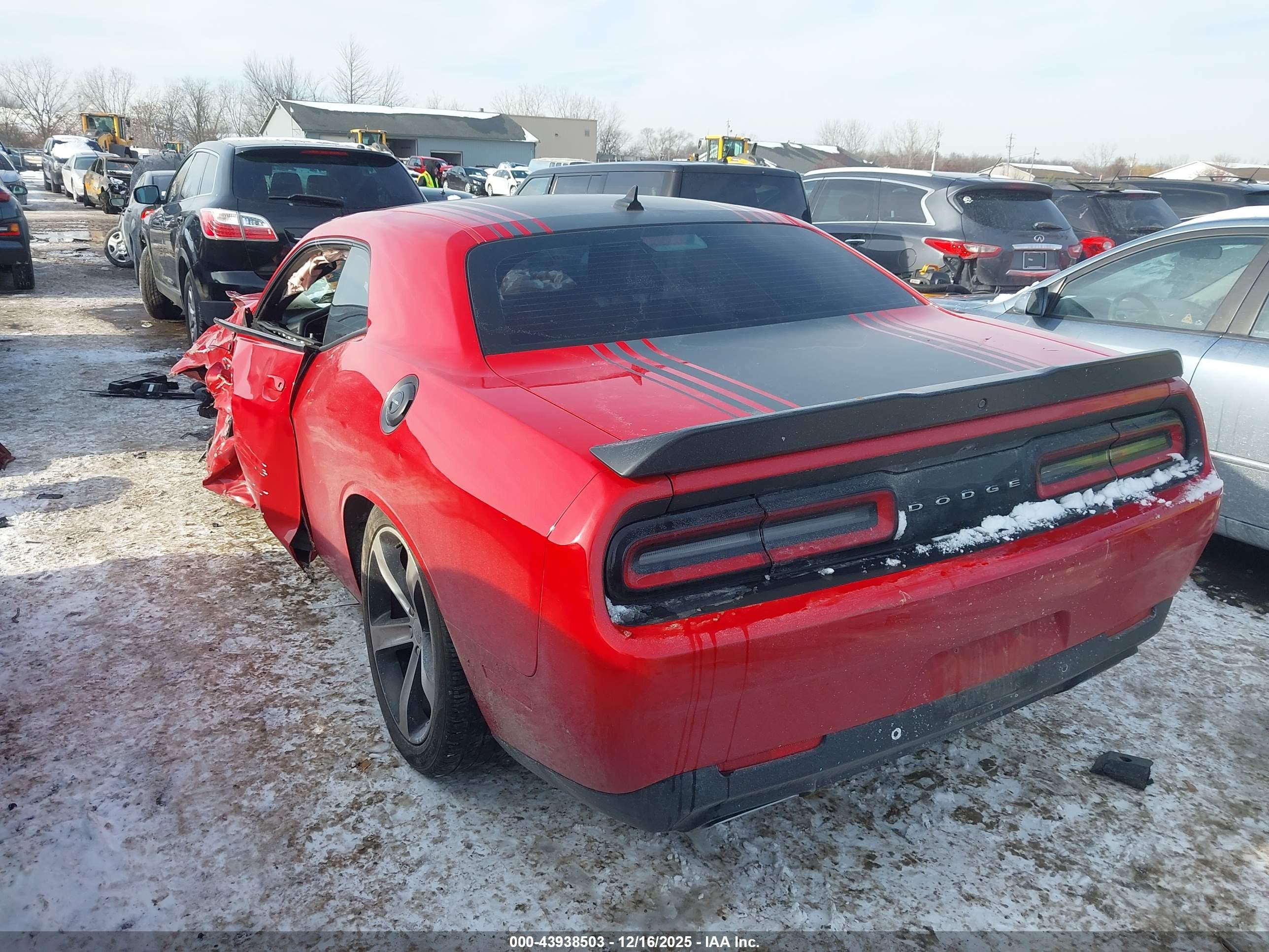 DODGE CHALLENGER image 3