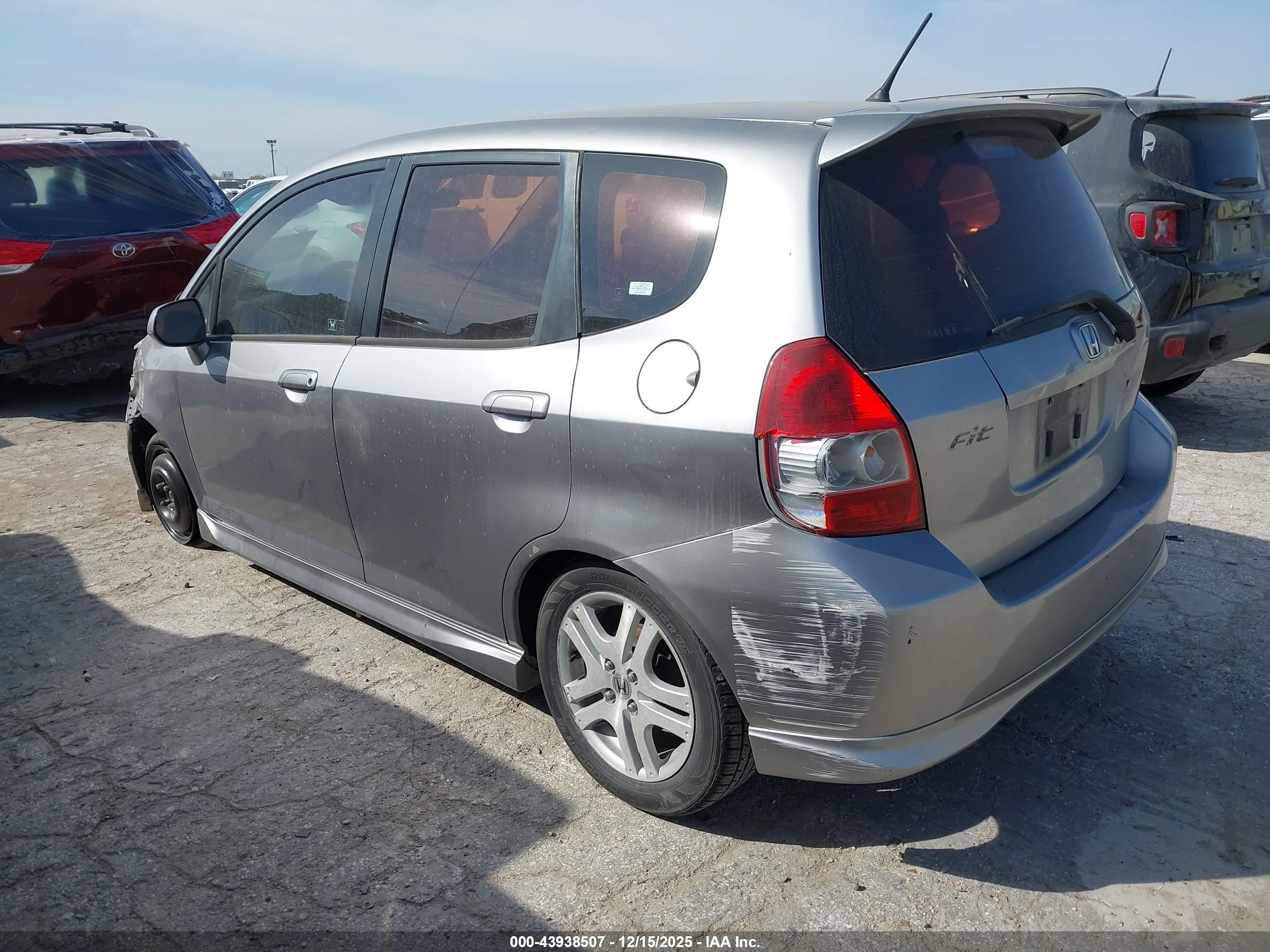 HONDA FIT image 3