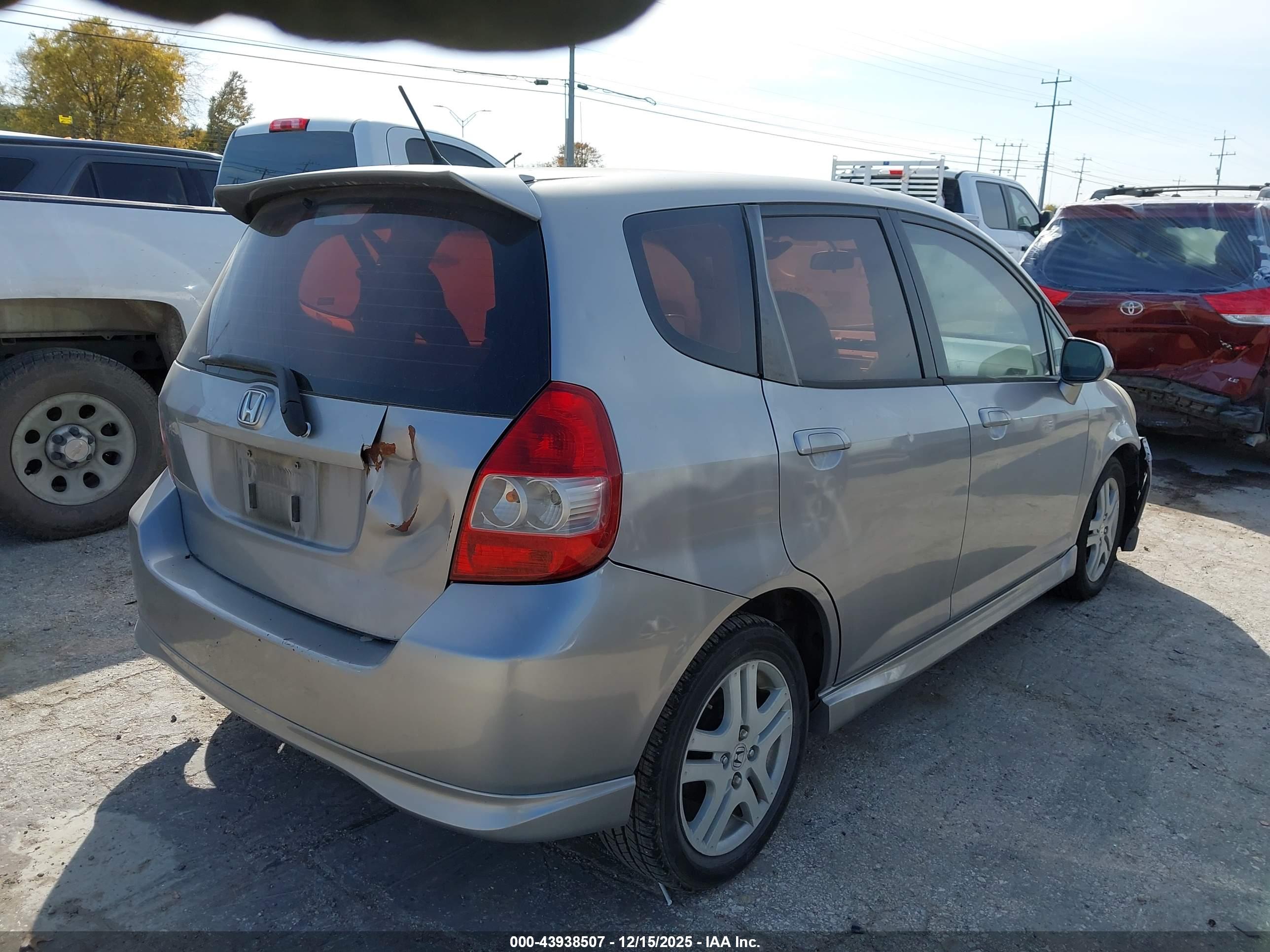 HONDA FIT image 4