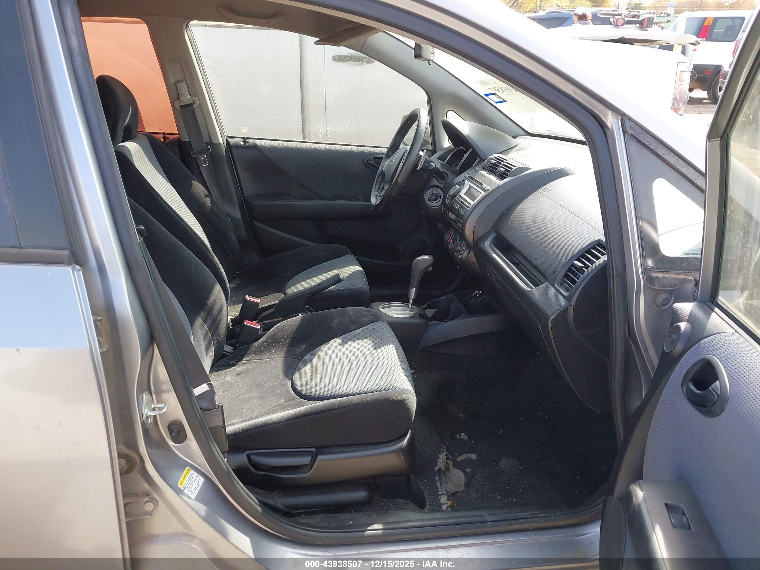HONDA FIT image 5