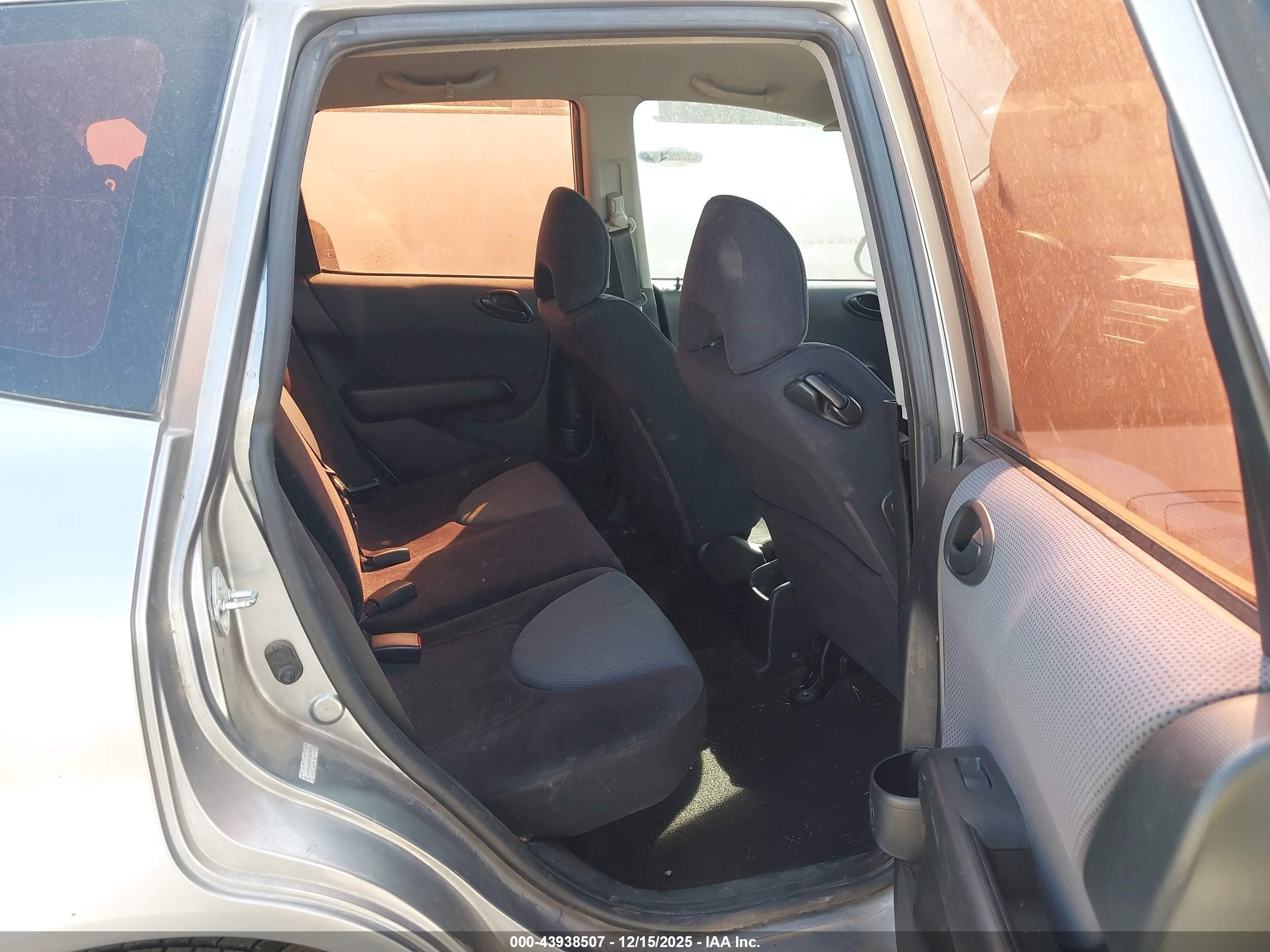 HONDA FIT image 8