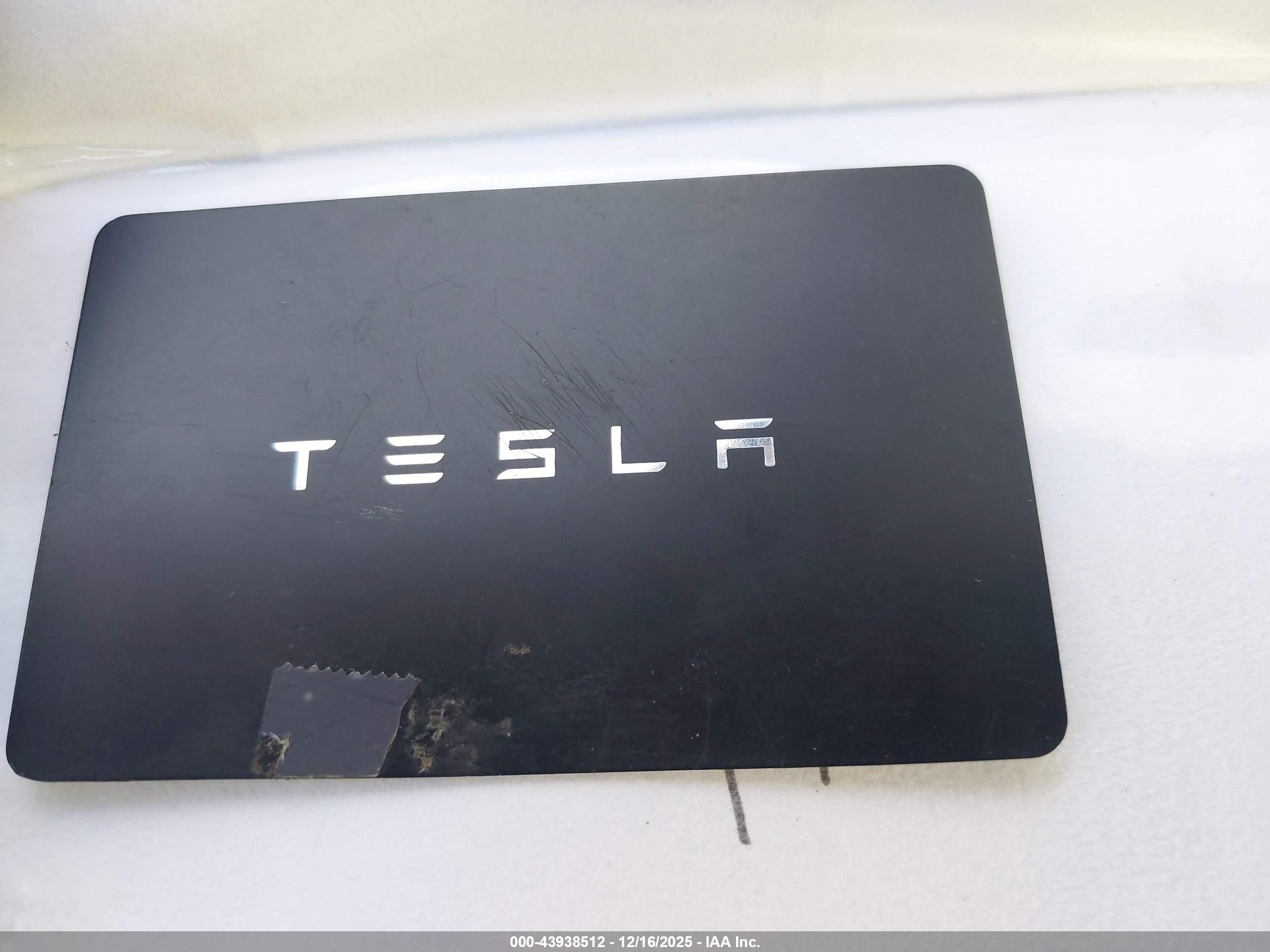 TESLA MODEL image 11
