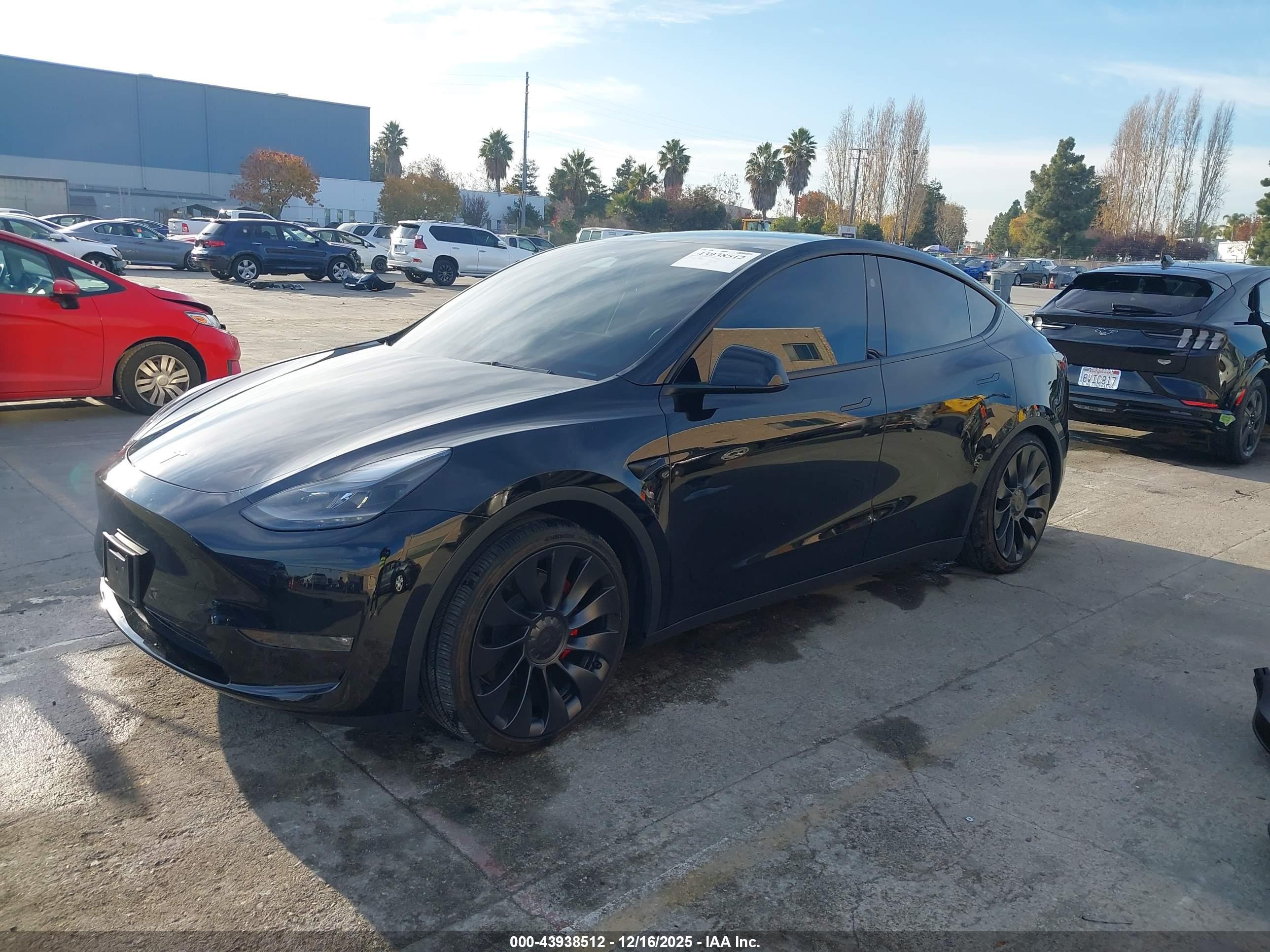 TESLA MODEL image 2
