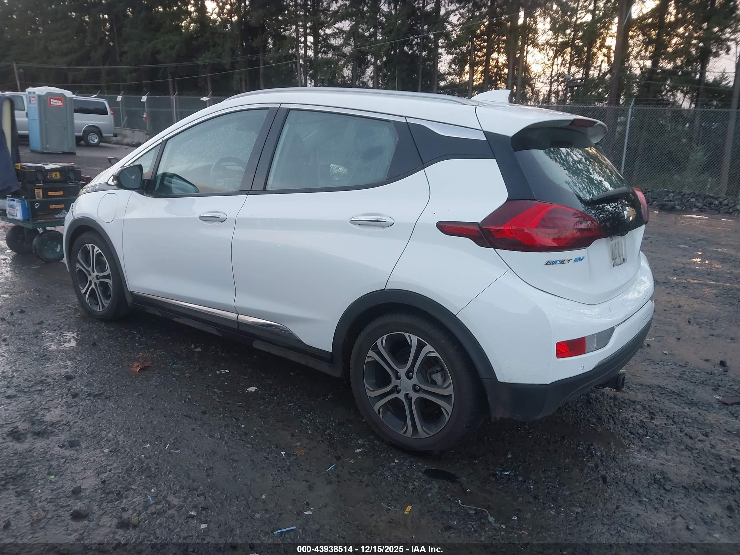 CHEVROLET BOLT image 3