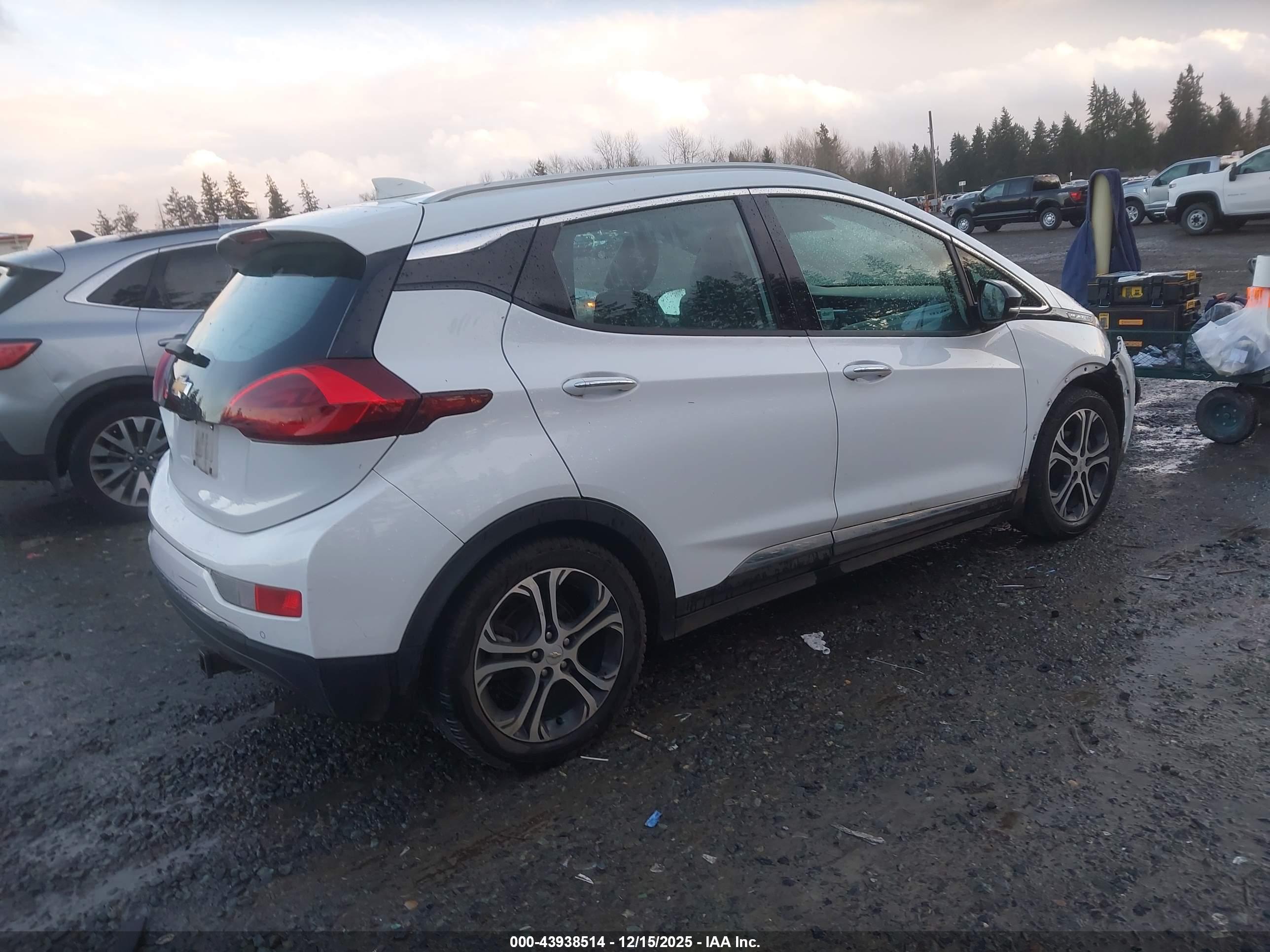 CHEVROLET BOLT image 4