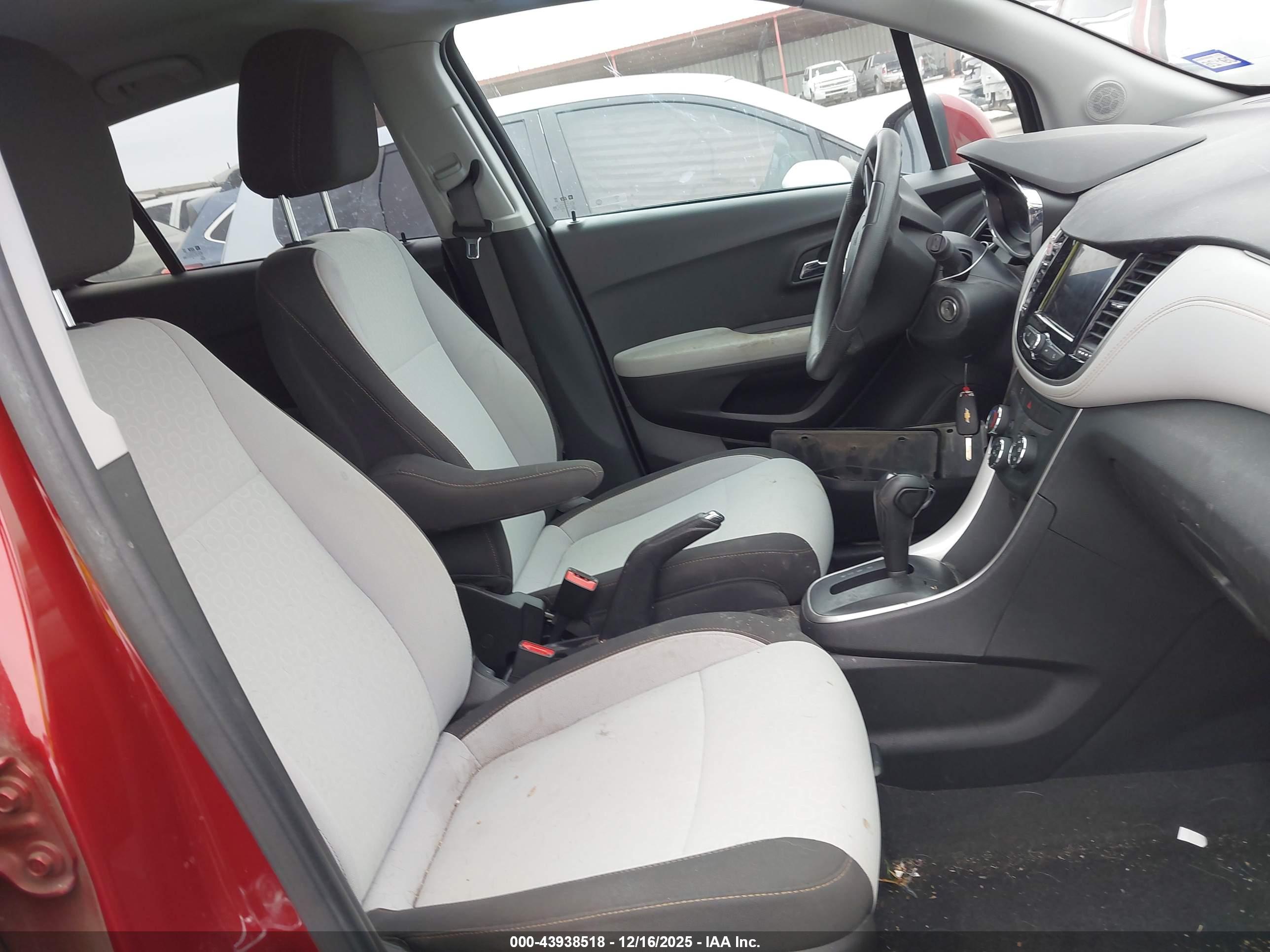CHEVROLET TRAX image 5