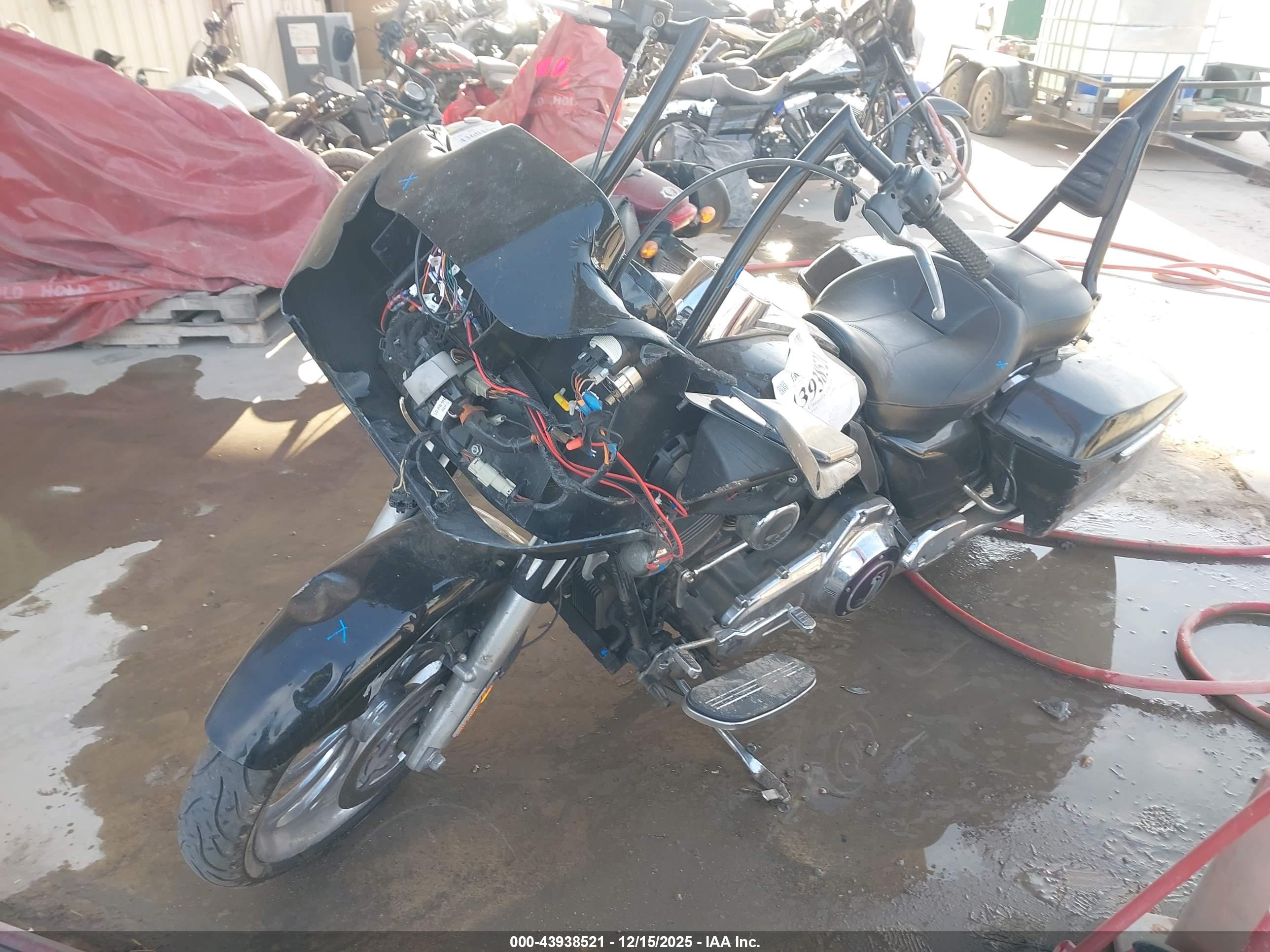HARLEY-DAVIDSON FLTRX image 2