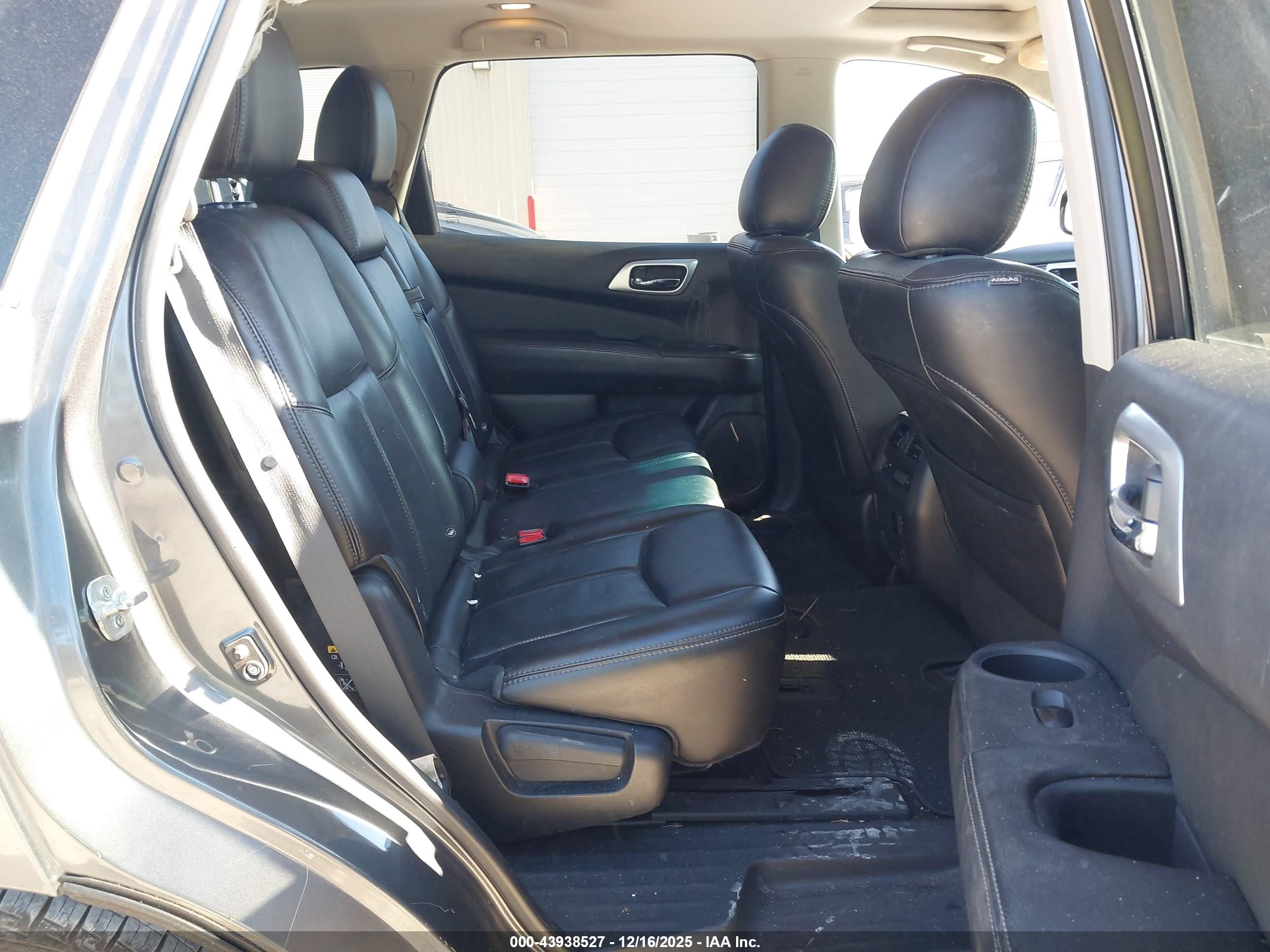 NISSAN PATHFINDER image 8