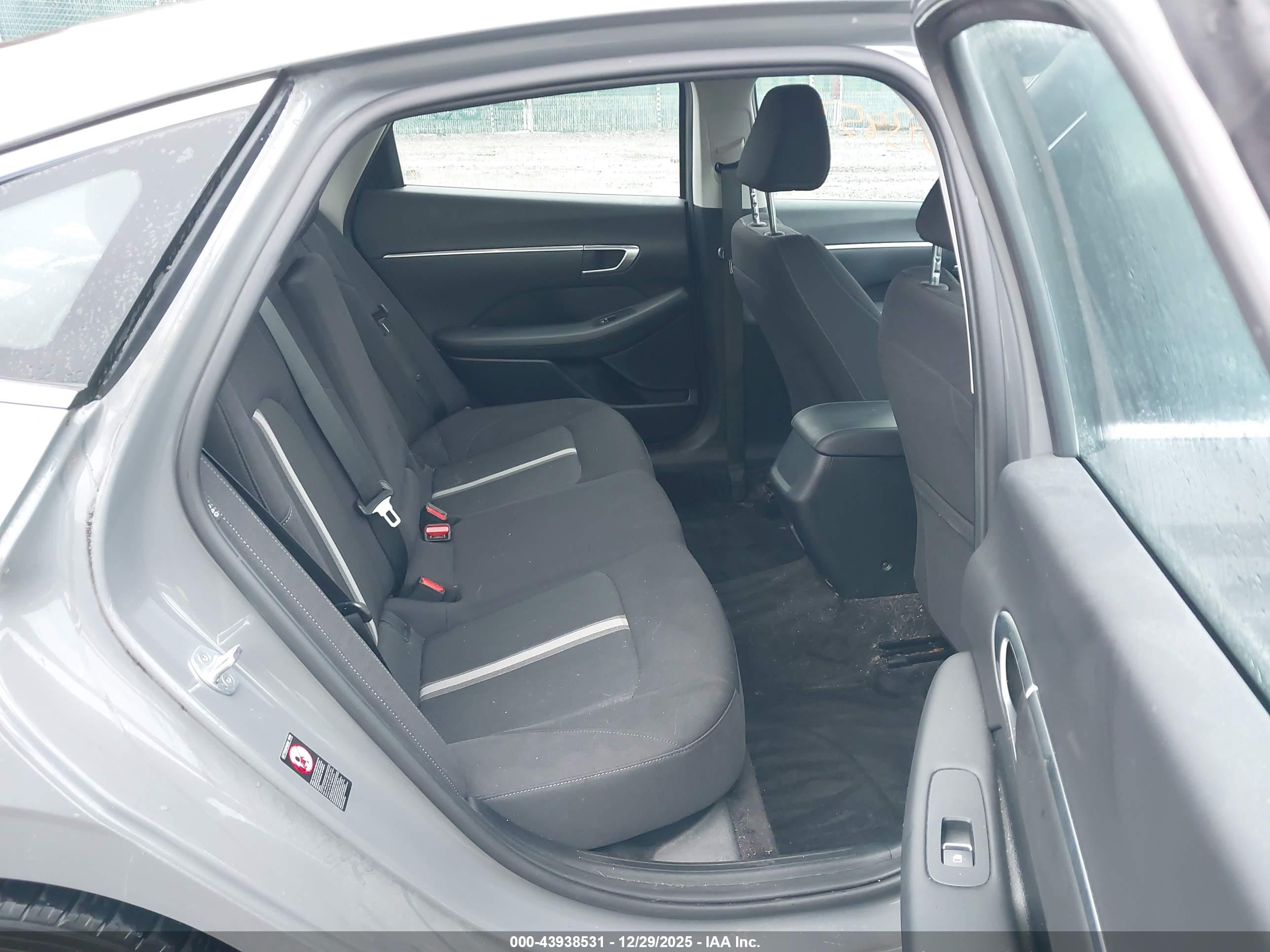 HYUNDAI SONATA image 8