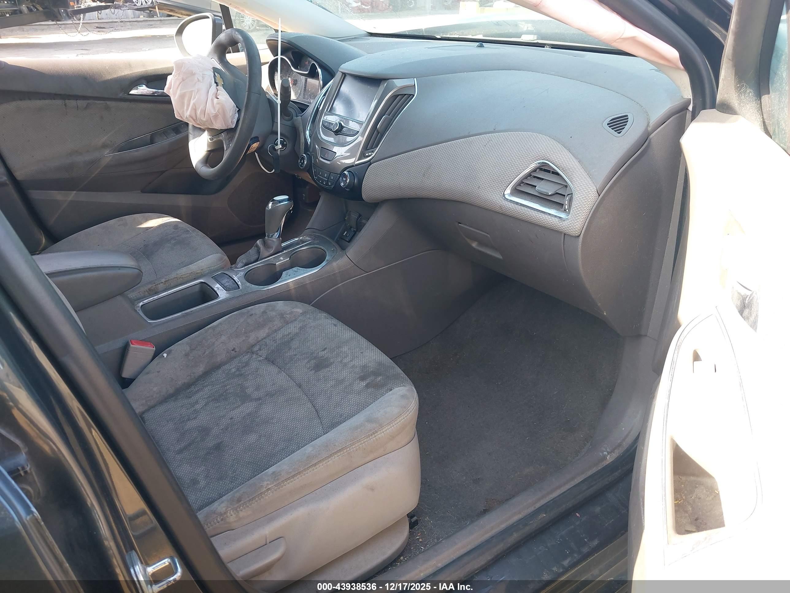 CHEVROLET CRUZE image 5