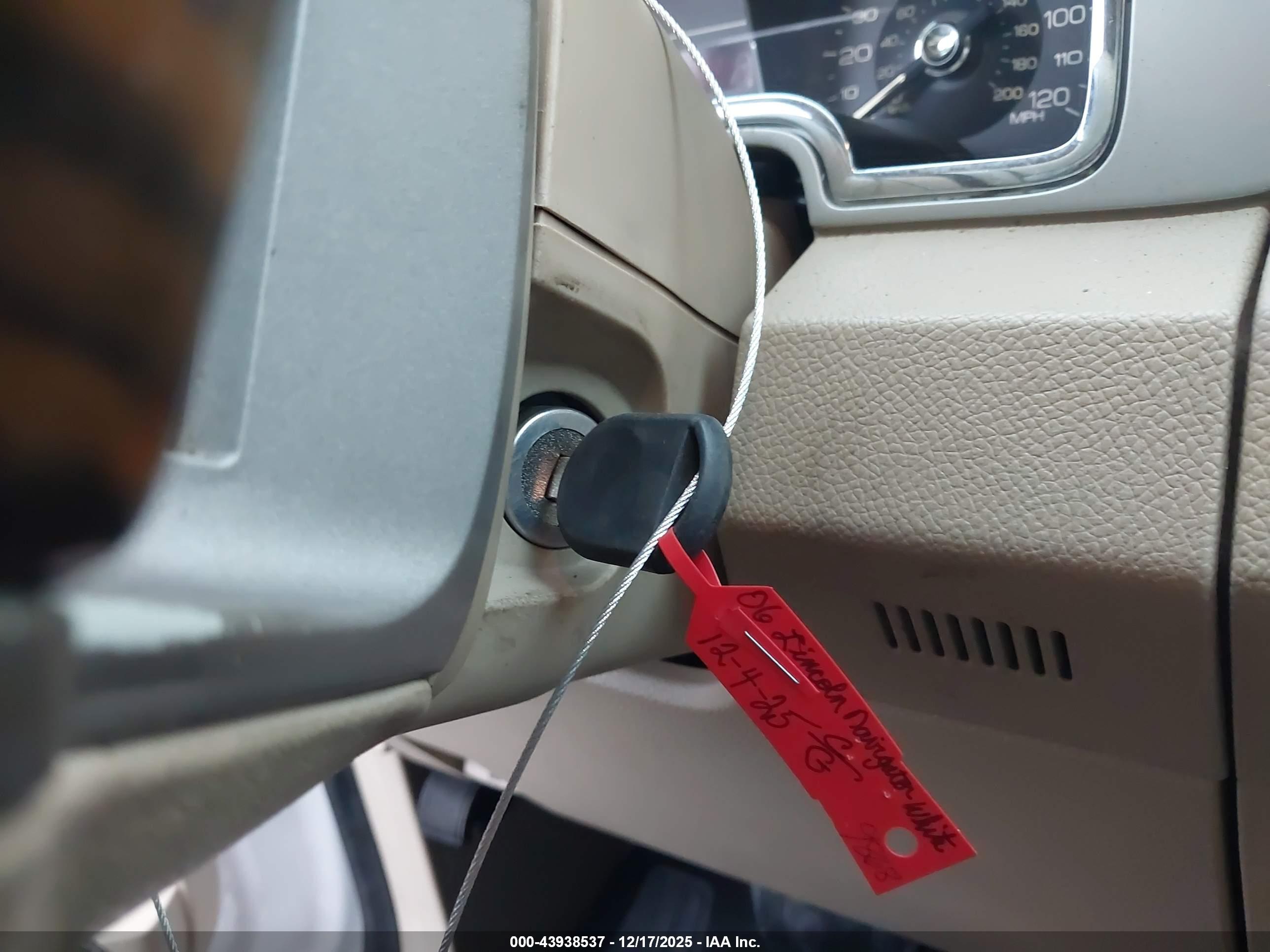LINCOLN NAVIGATOR image 11
