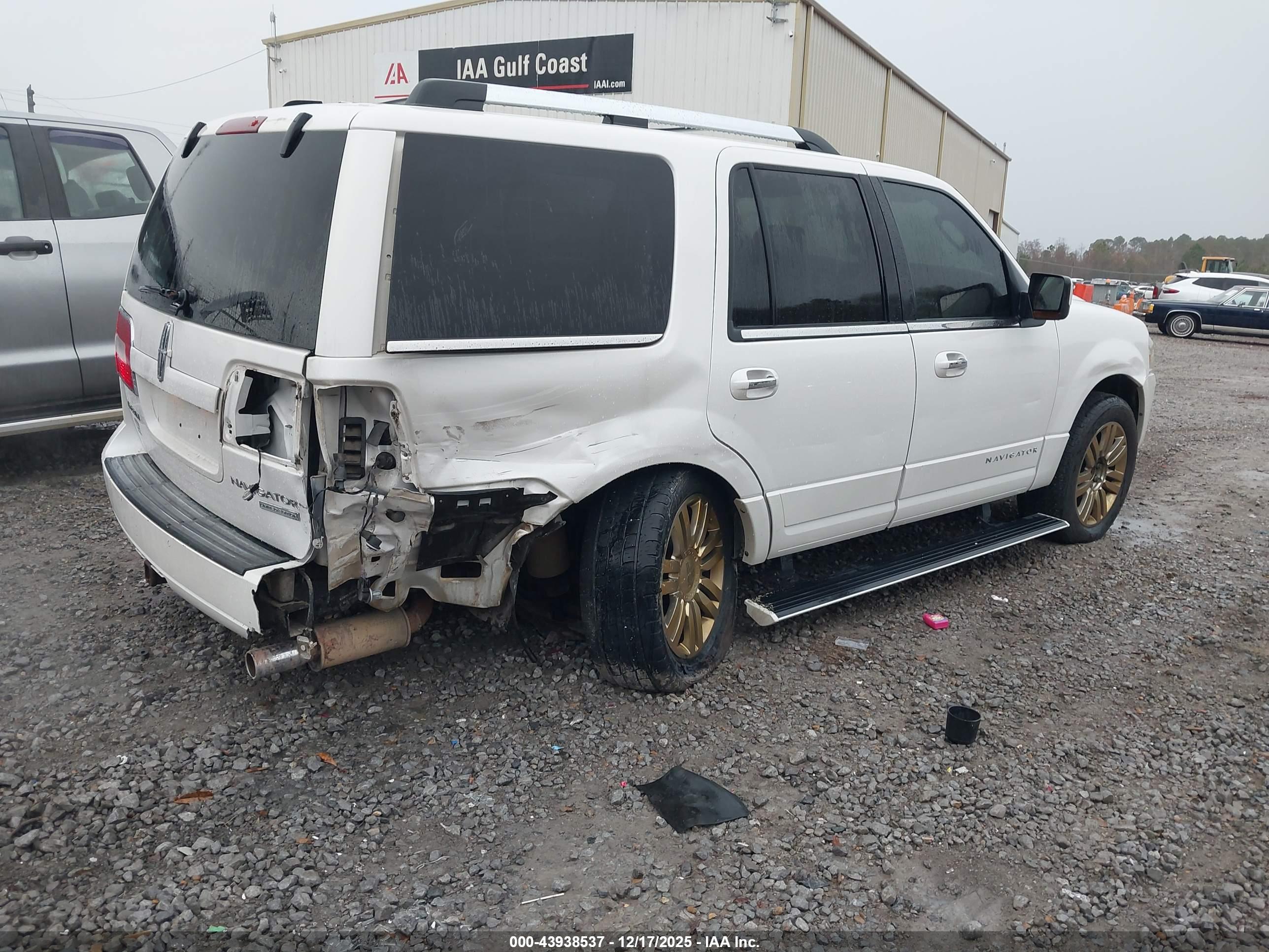 LINCOLN NAVIGATOR image 4