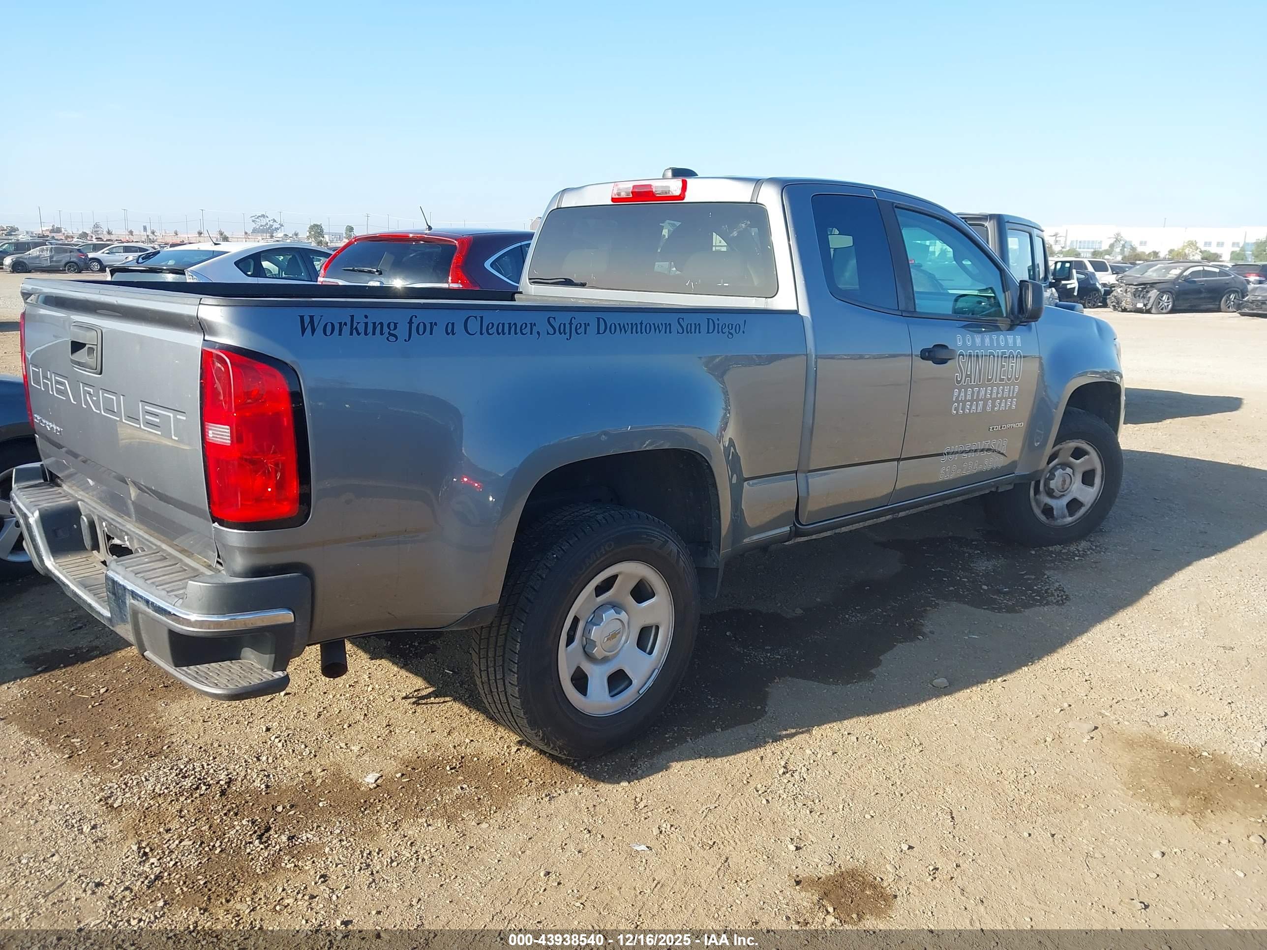 CHEVROLET COLORADO image 4