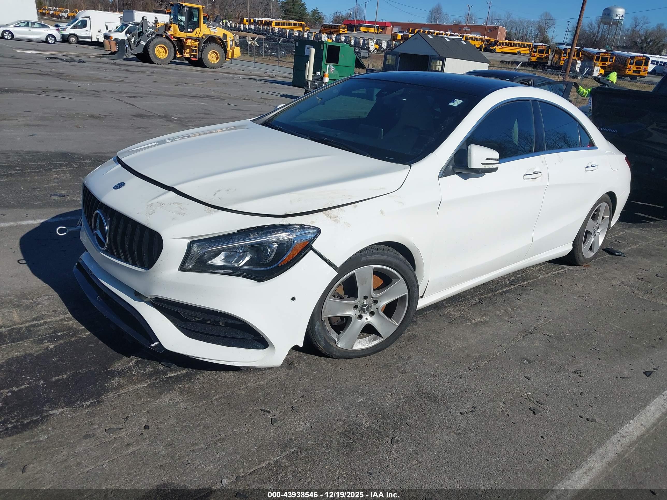 MERCEDES-BENZ CLA image 2