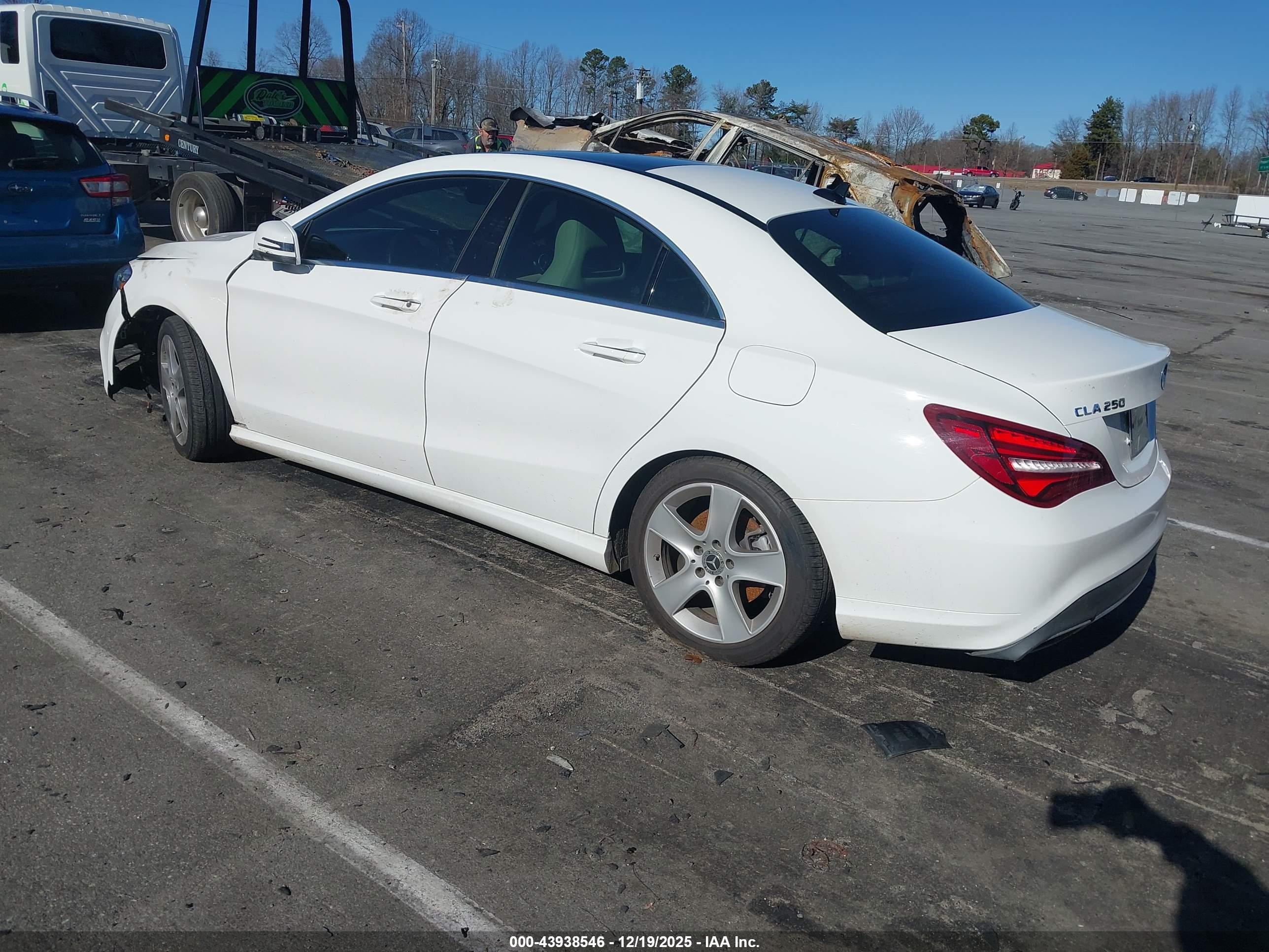 MERCEDES-BENZ CLA image 3