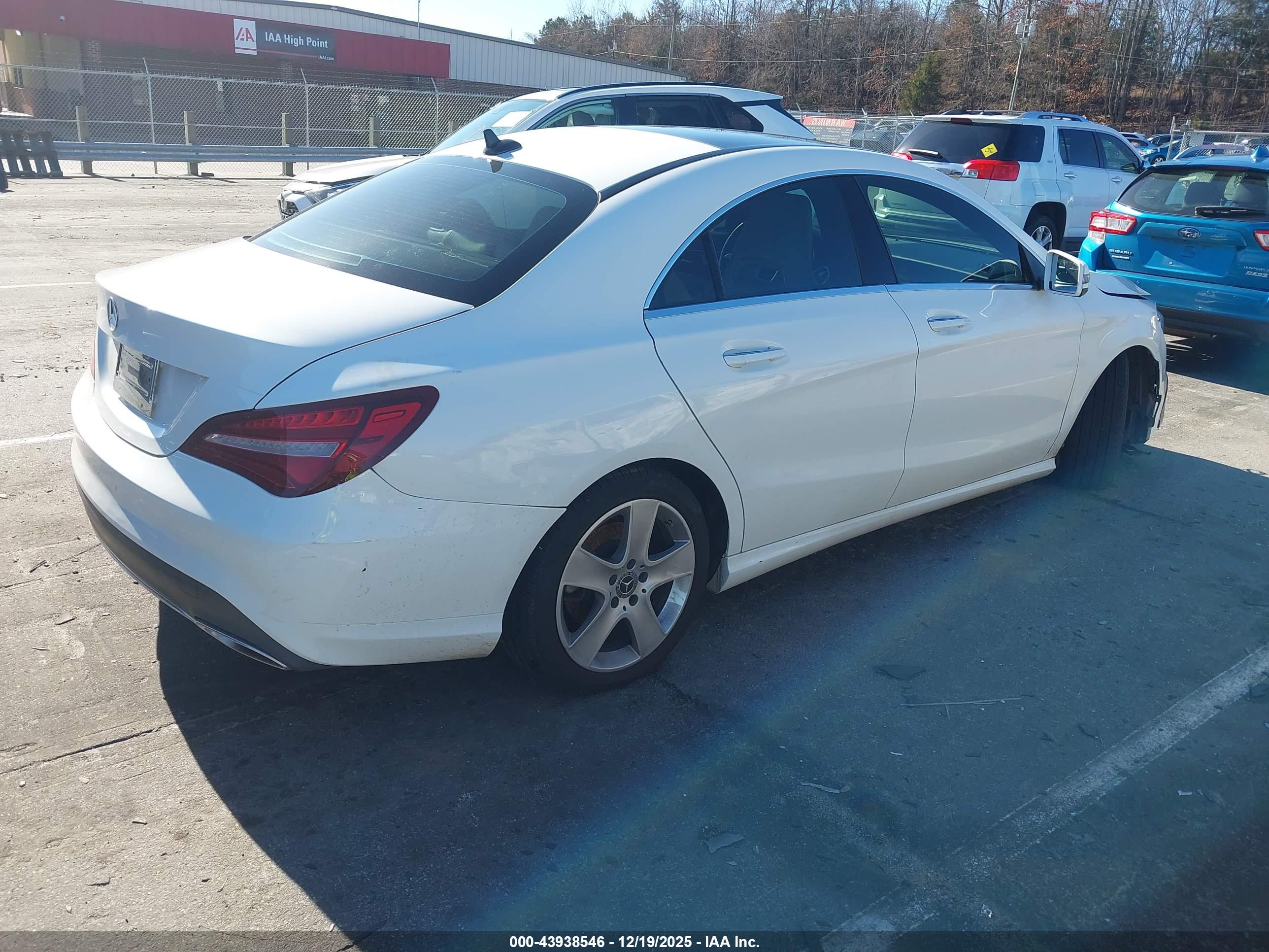 MERCEDES-BENZ CLA image 4