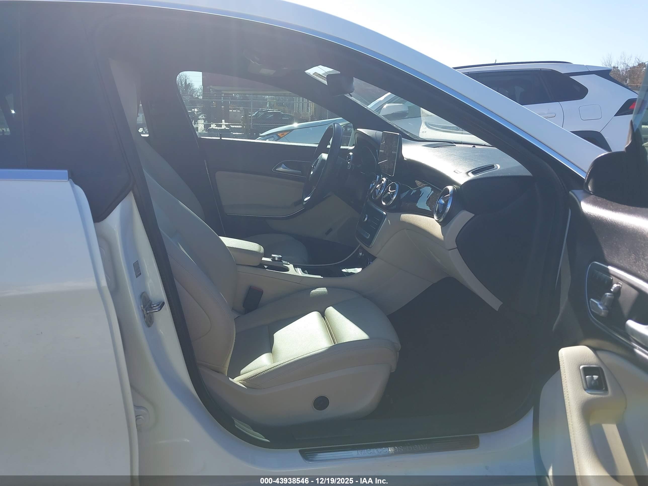 MERCEDES-BENZ CLA image 5