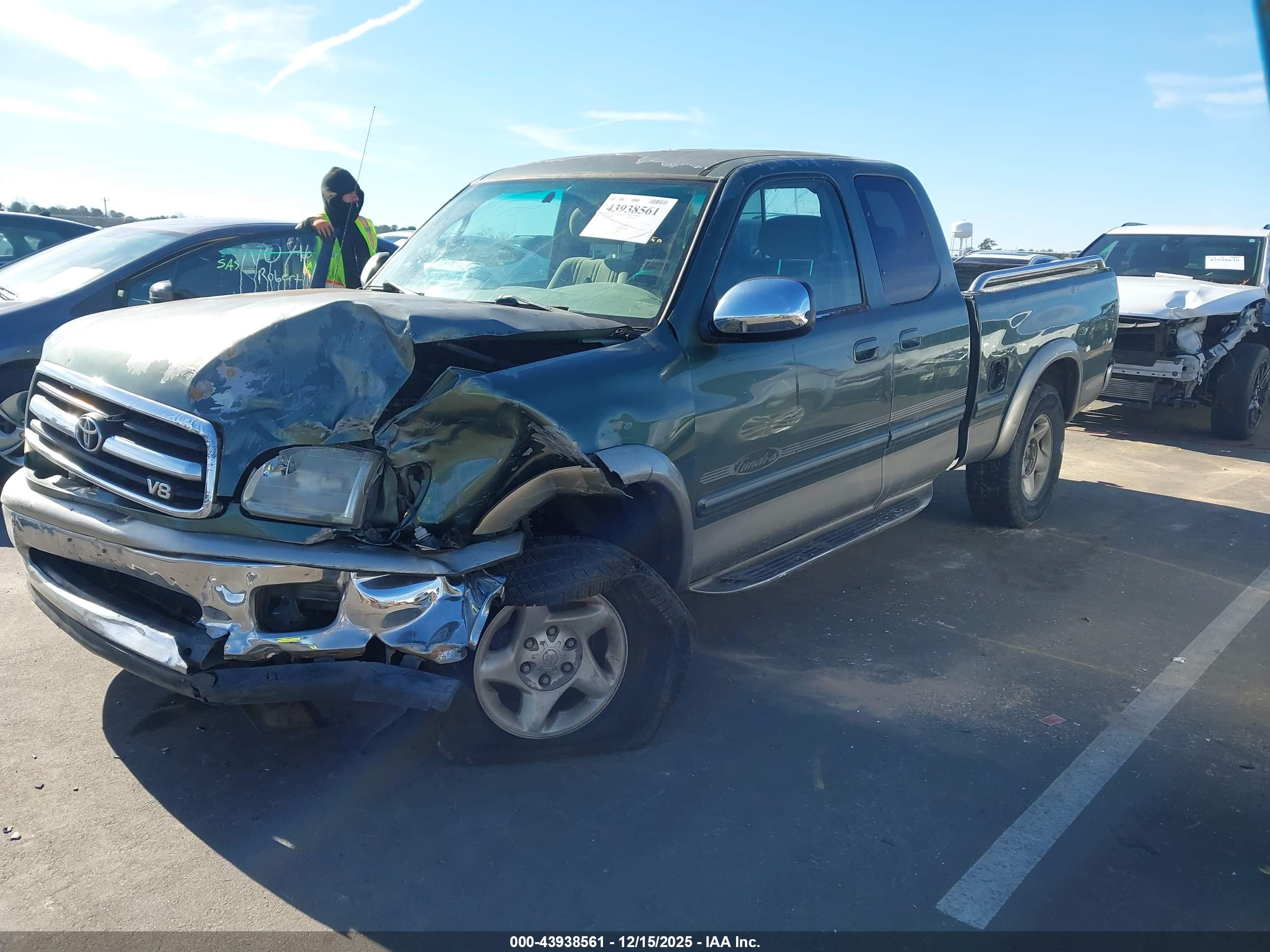 TOYOTA TUNDRA image 2