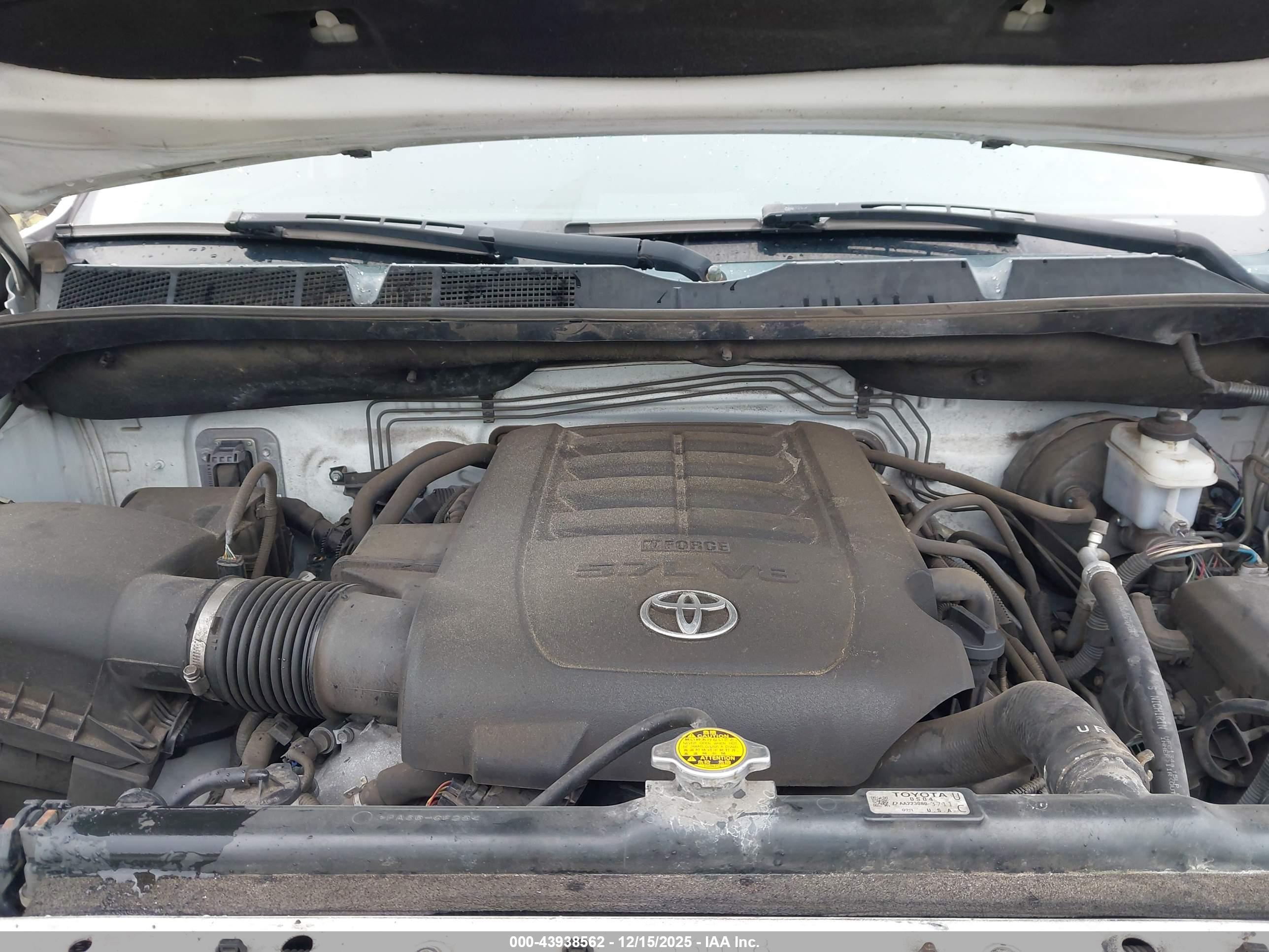 TOYOTA TUNDRA image 10
