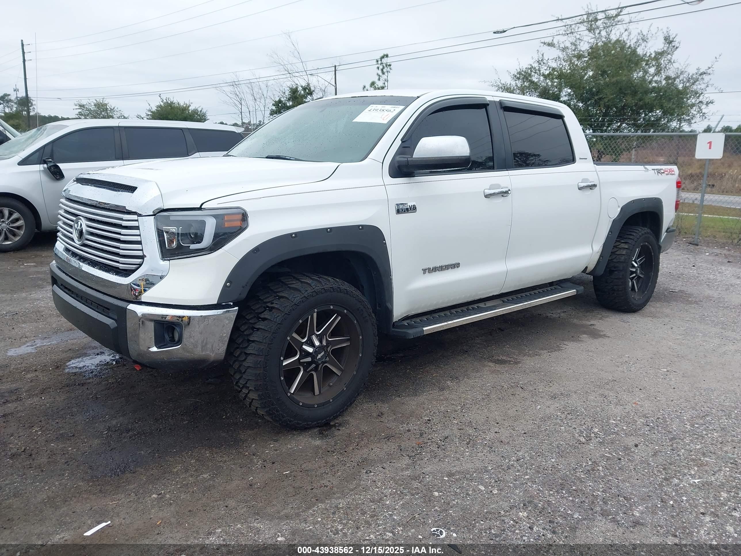 TOYOTA TUNDRA image 2