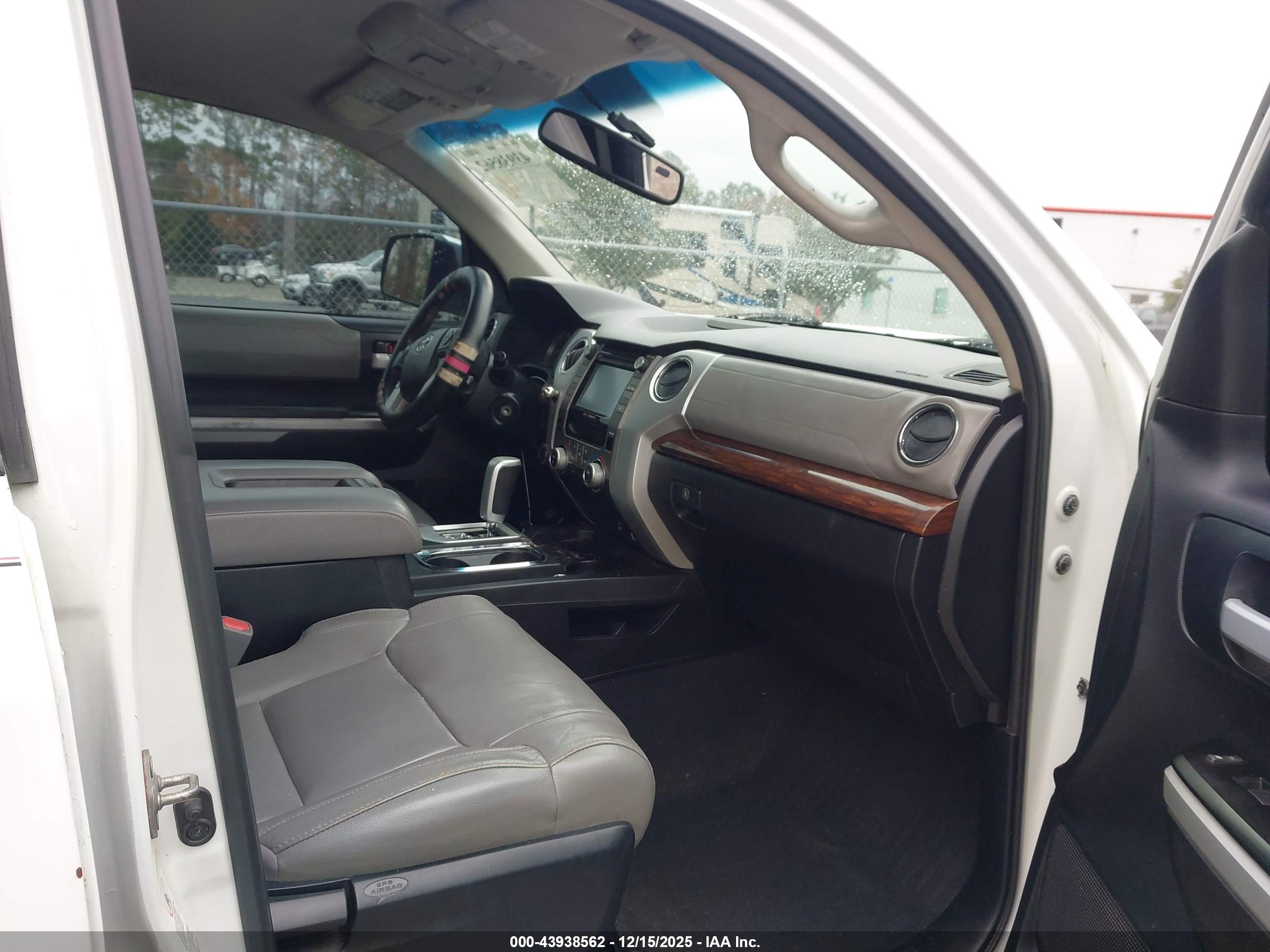 TOYOTA TUNDRA image 5