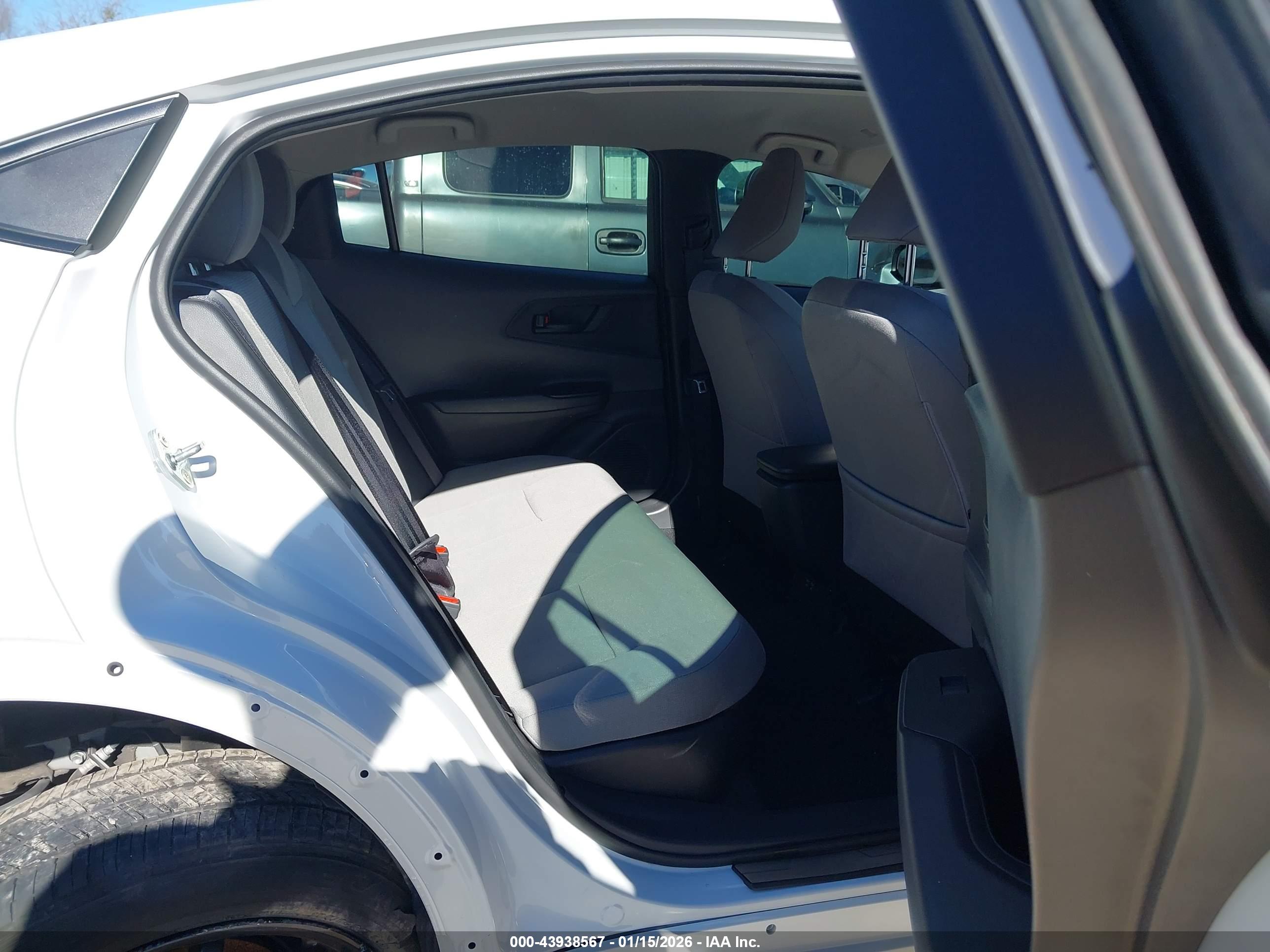 TOYOTA PRIUS image 8