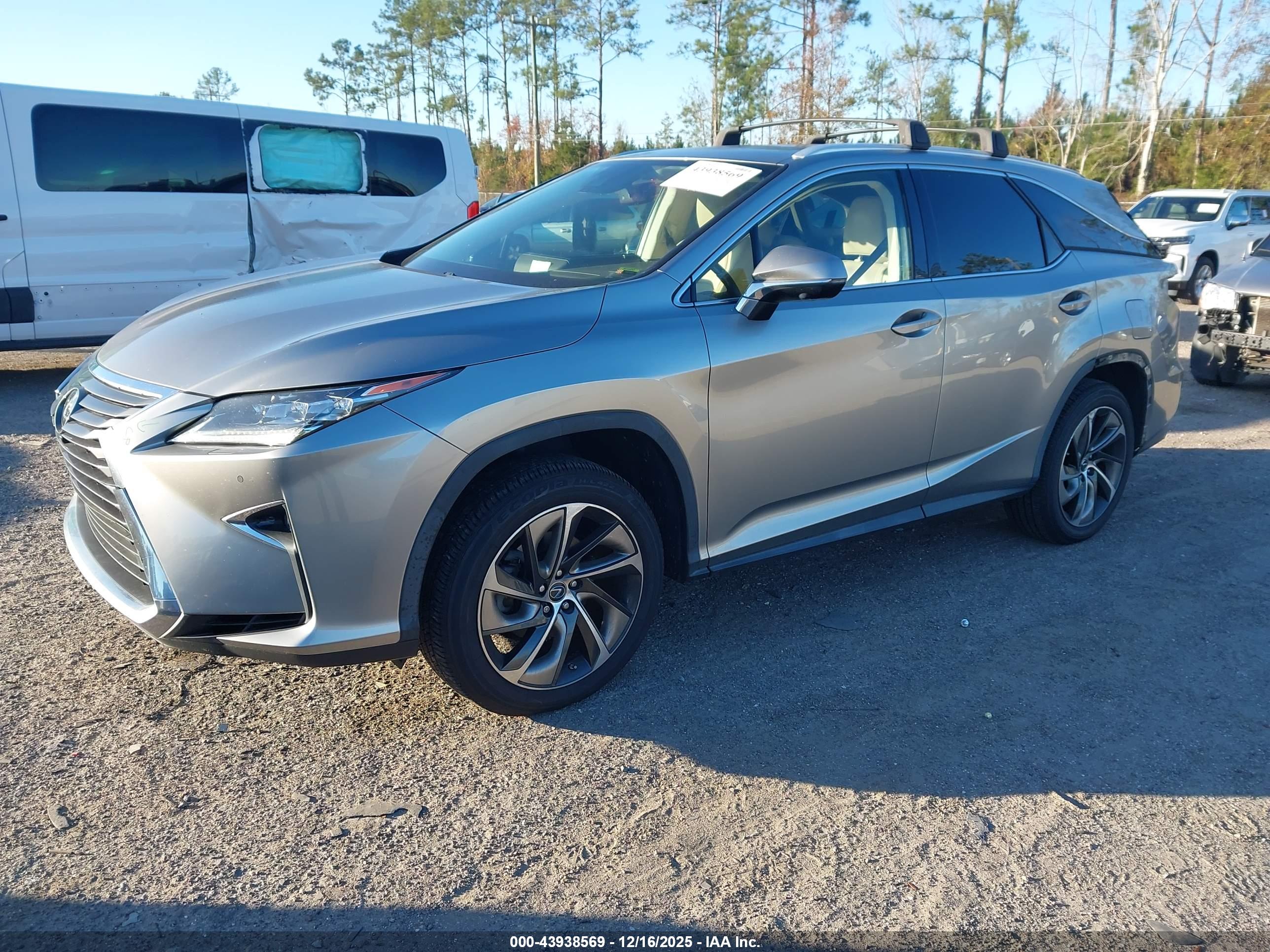 LEXUS RX image 2