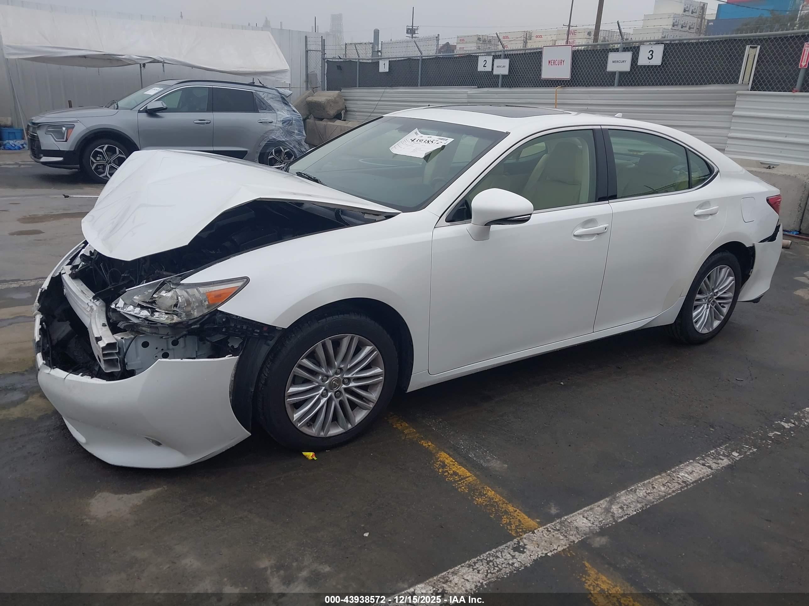 LEXUS ES image 2