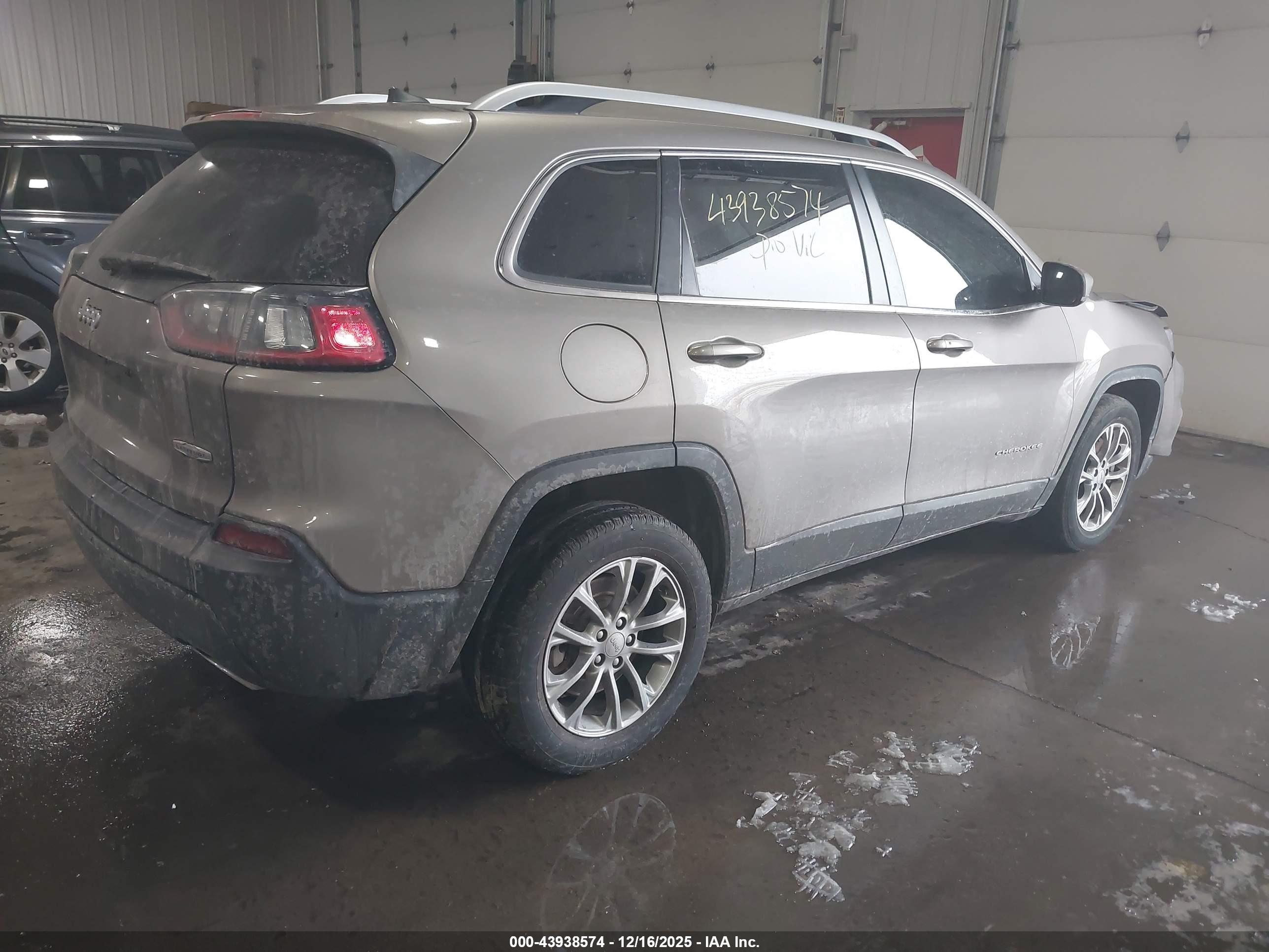 JEEP CHEROKEE image 4