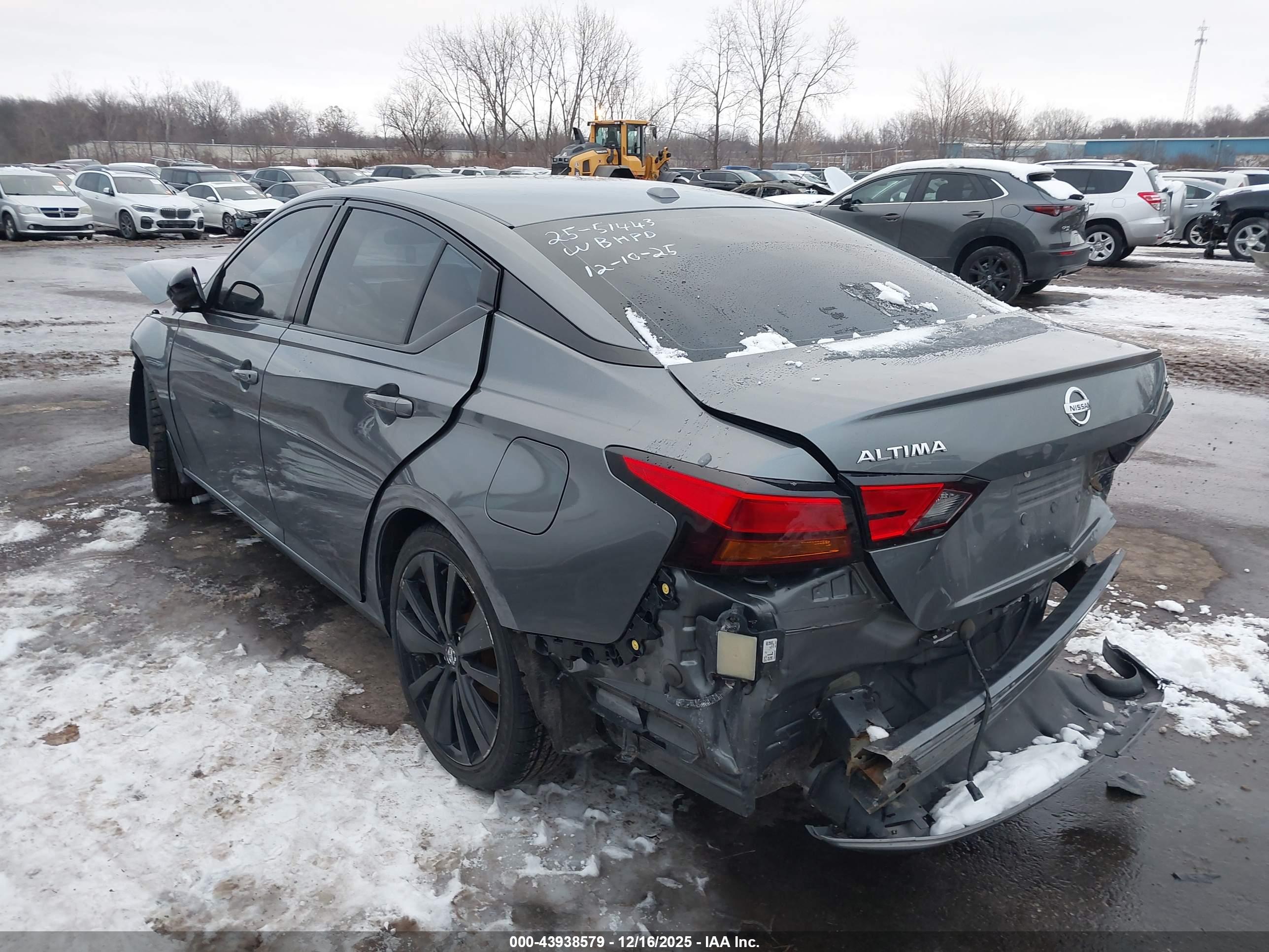 NISSAN ALTIMA image 3