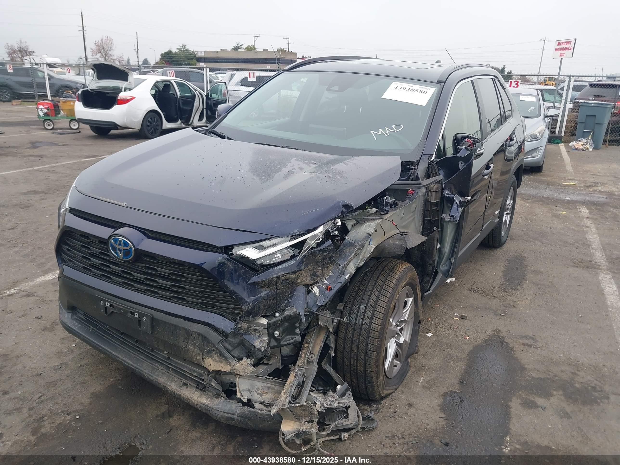TOYOTA RAV4 image 2