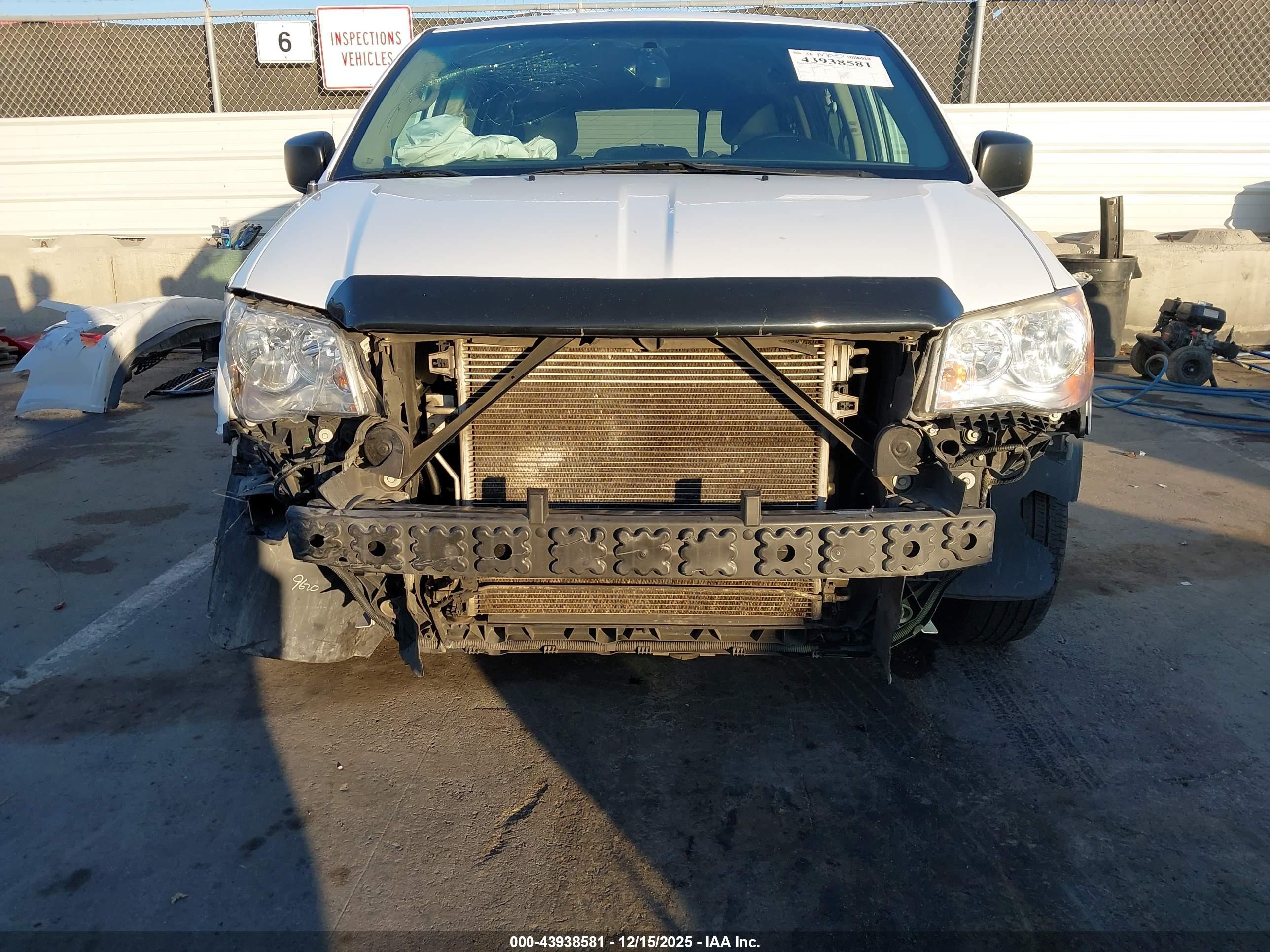 DODGE GRAND image 6