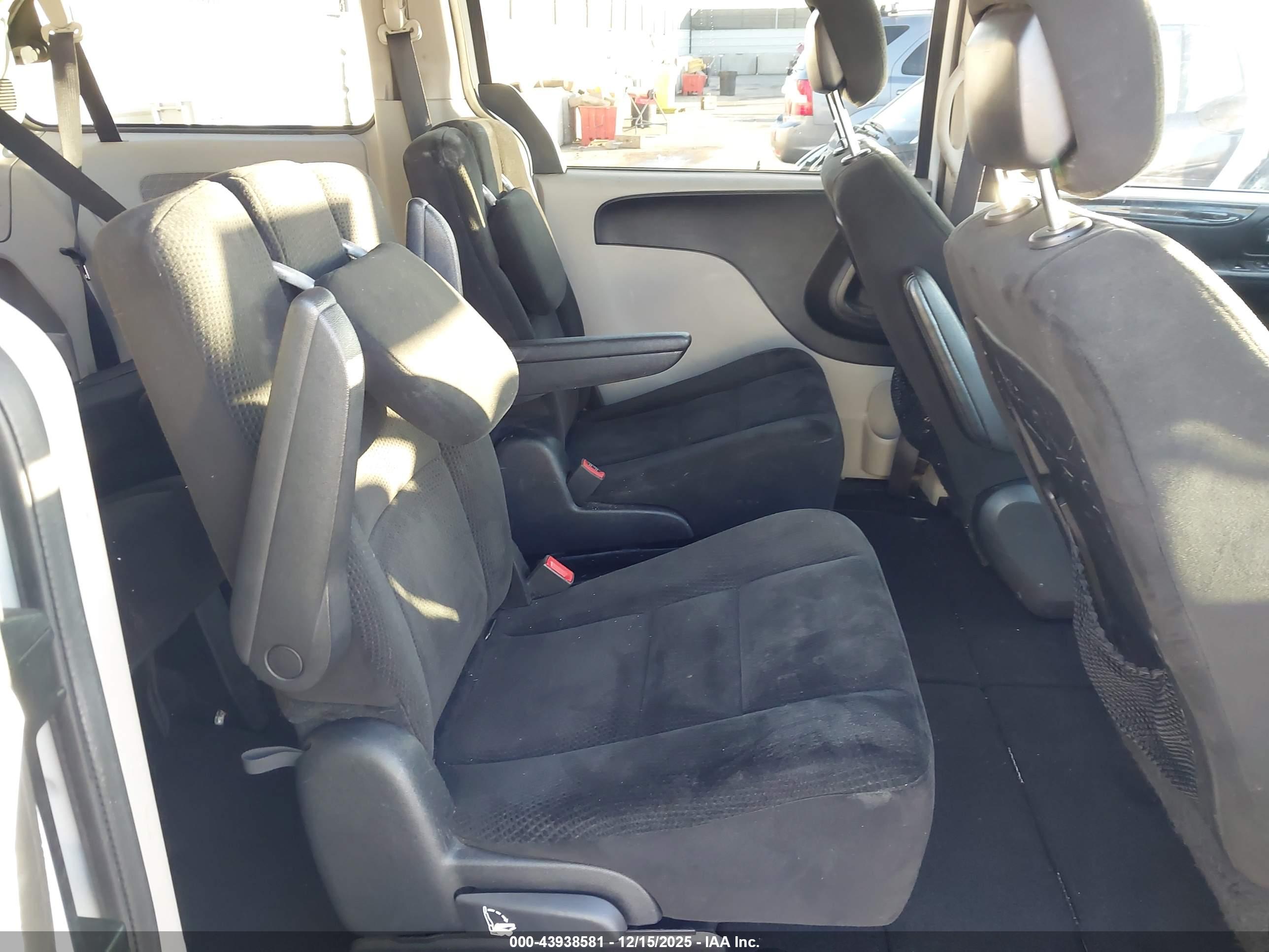 DODGE GRAND image 8