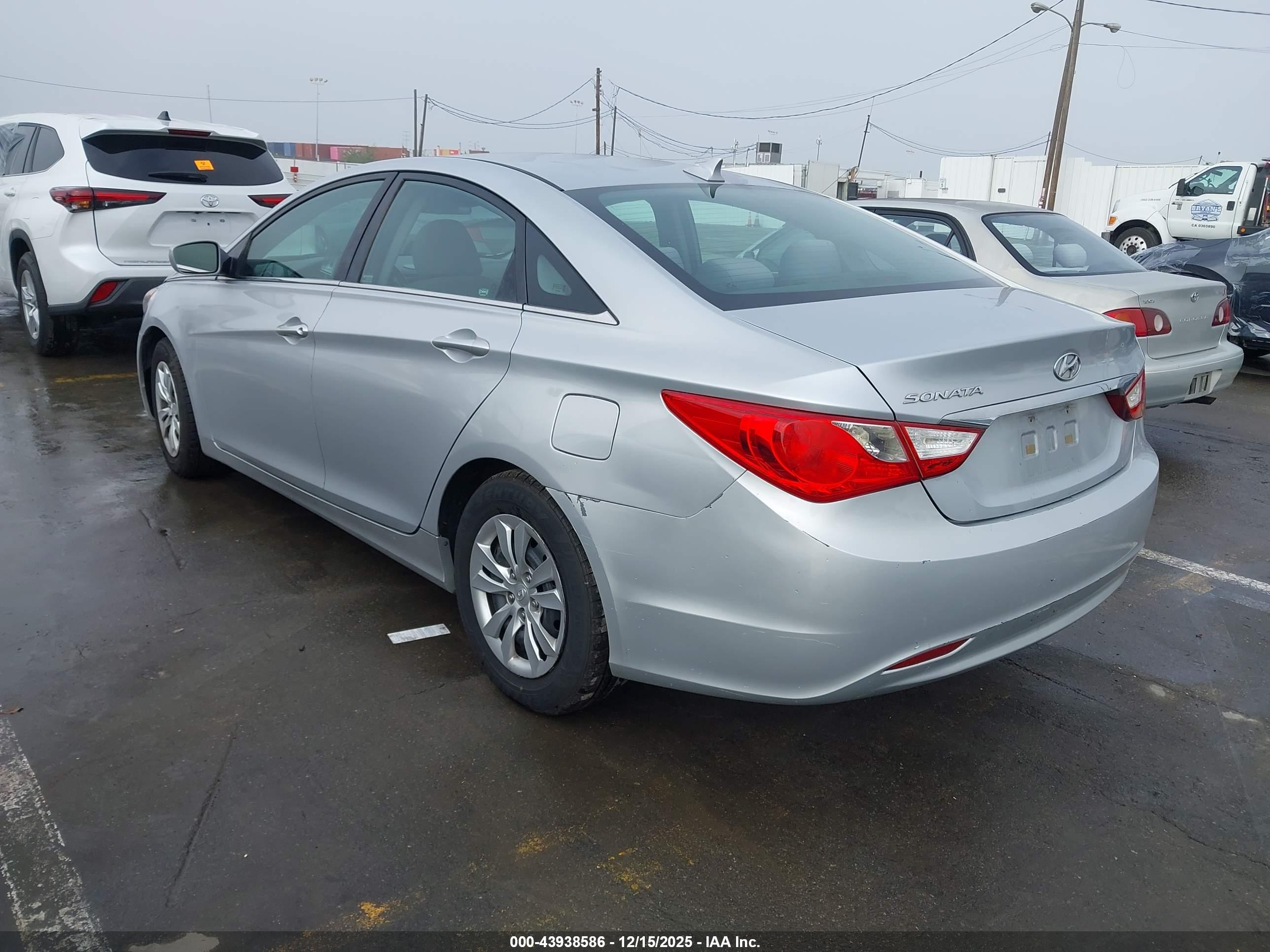 HYUNDAI SONATA image 3